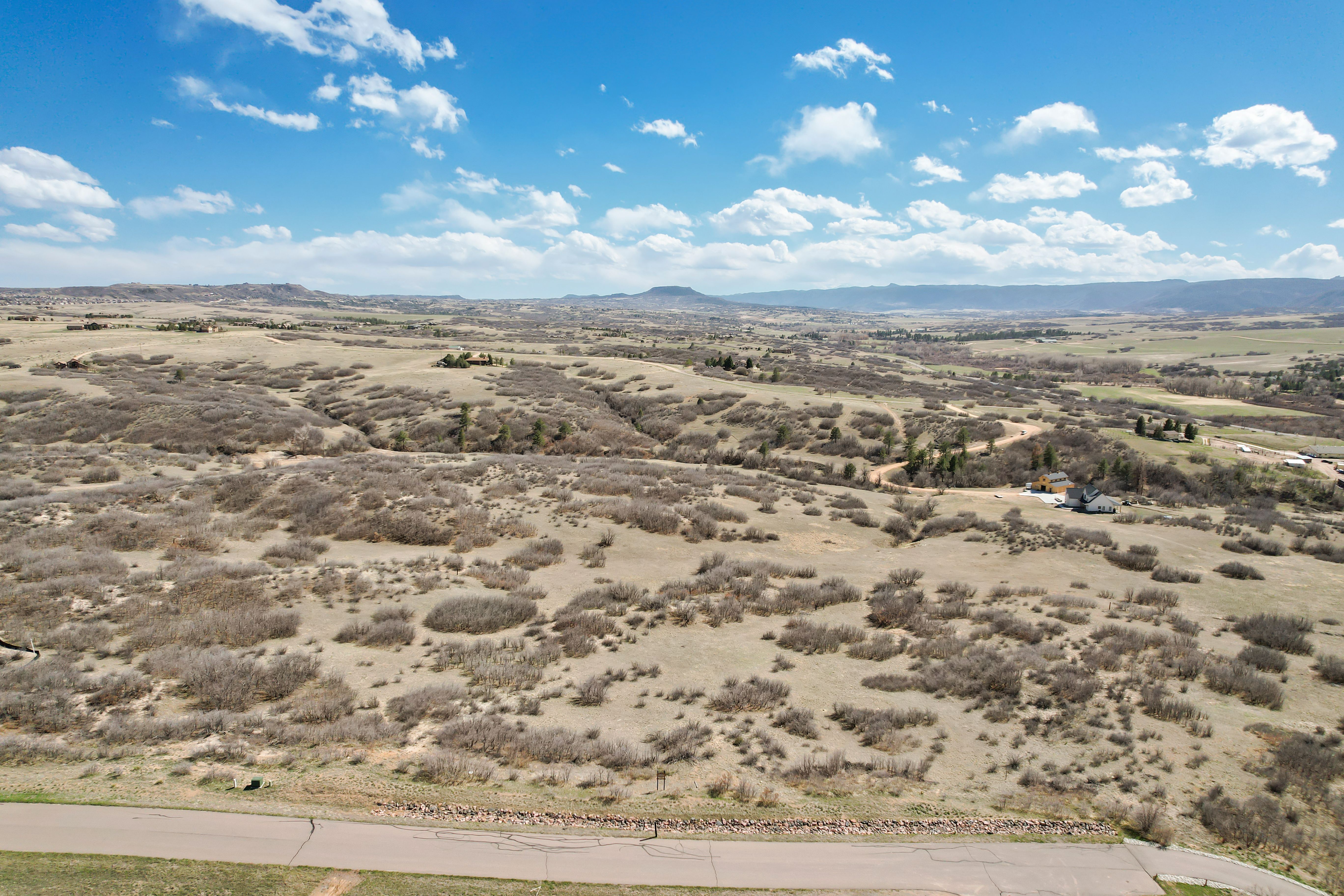  Gorgeous 4-acre lot - 物件實景