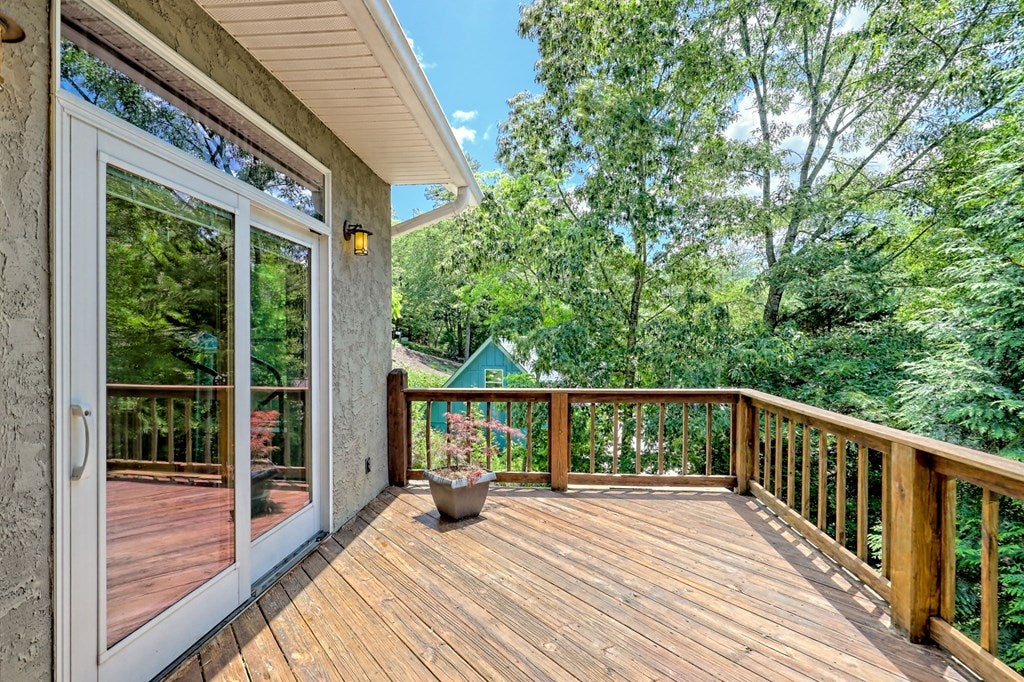 Blairsville, Georgia, 30512, United States, 4 Bedrooms Bedrooms, ,3 BathroomsBathrooms,Residential,For Sale,1827320