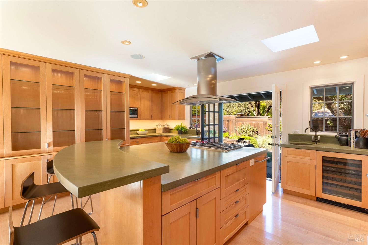 St. Helena, California, 94574, United States, 3 Bedrooms Bedrooms, ,5 BathroomsBathrooms,Residential,For Sale,1998865