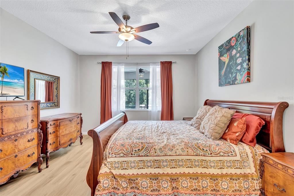 Bradenton, Florida, 34212, United States, 2 Bedrooms Bedrooms, ,2 BathroomsBathrooms,Residential,For Sale,1891618