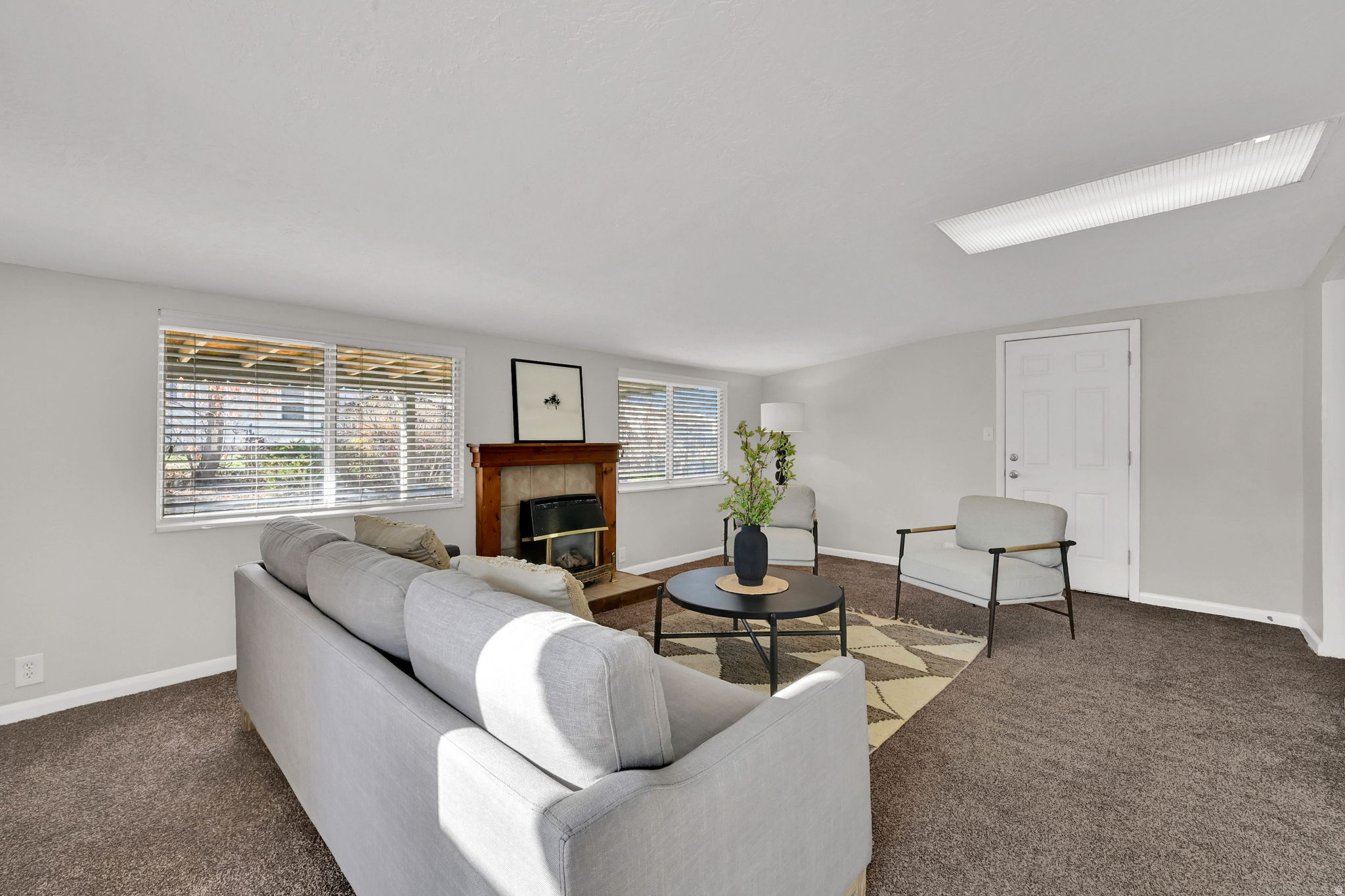 Murray, Utah, 84107, United States, 3 Bedrooms Bedrooms, ,2 BathroomsBathrooms,Residential,For Sale,1999018