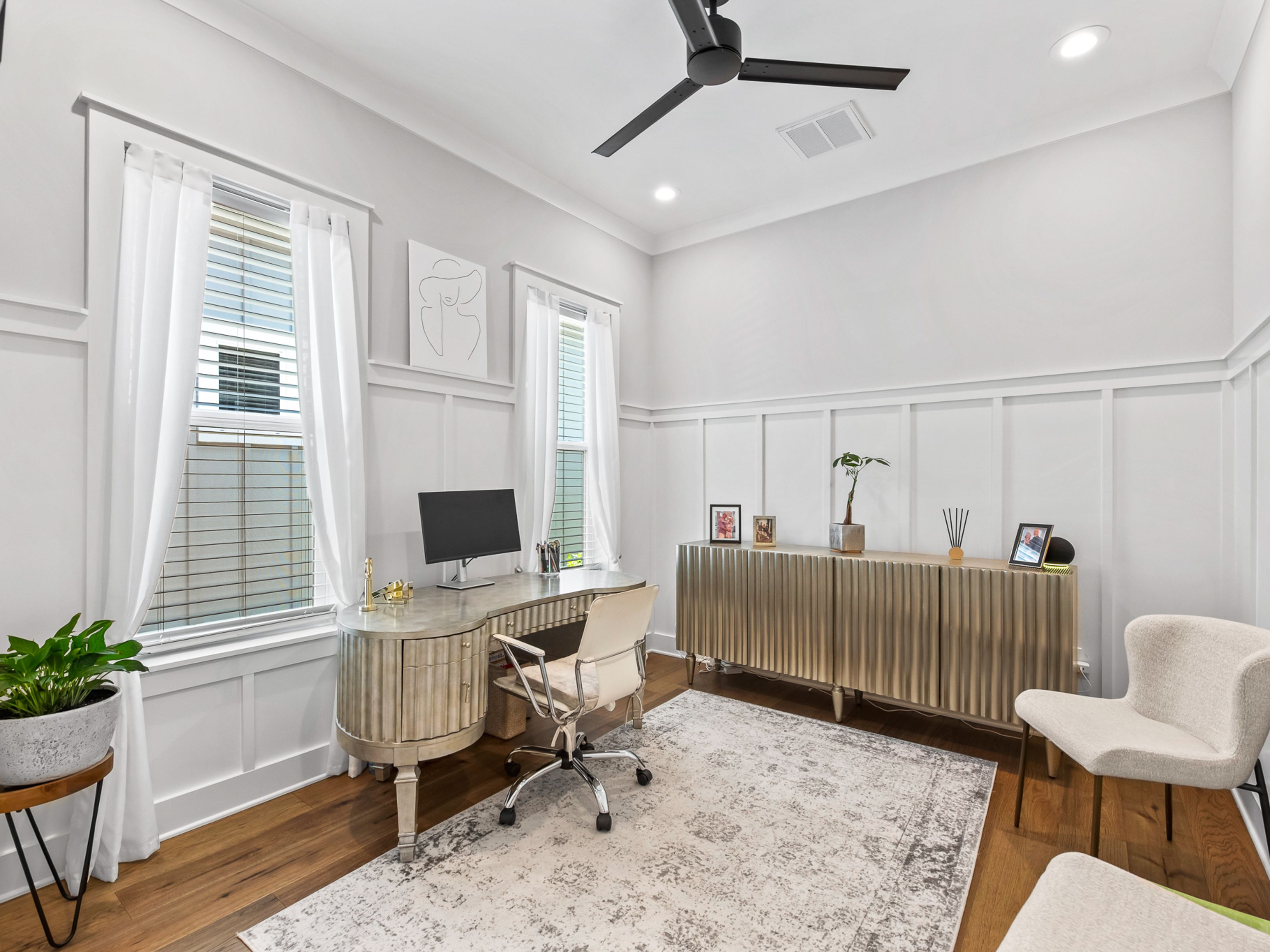  Southern-Style Home With Numerous Upgrades In Quaint Community - 物件實景