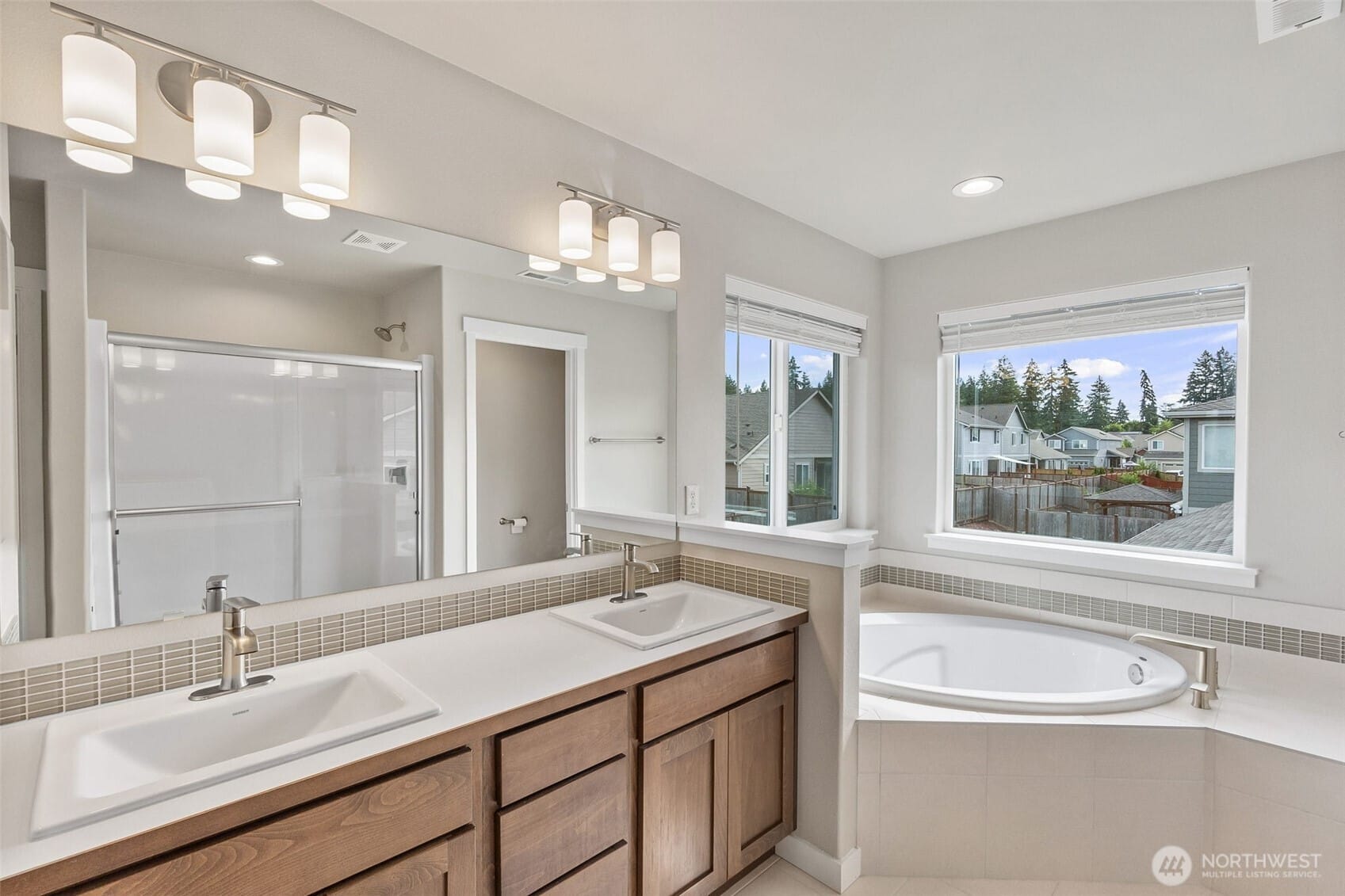 Tumwater, Washington, 98501, United States, 5 Bedrooms Bedrooms, ,4 BathroomsBathrooms,Residential,For Sale,1785194