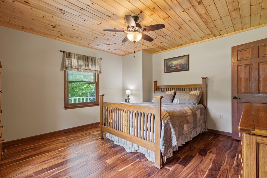 Hayesville, North Carolina, 28904, United States, 4 Bedrooms Bedrooms, ,2 BathroomsBathrooms,Residential,For Sale,1871296