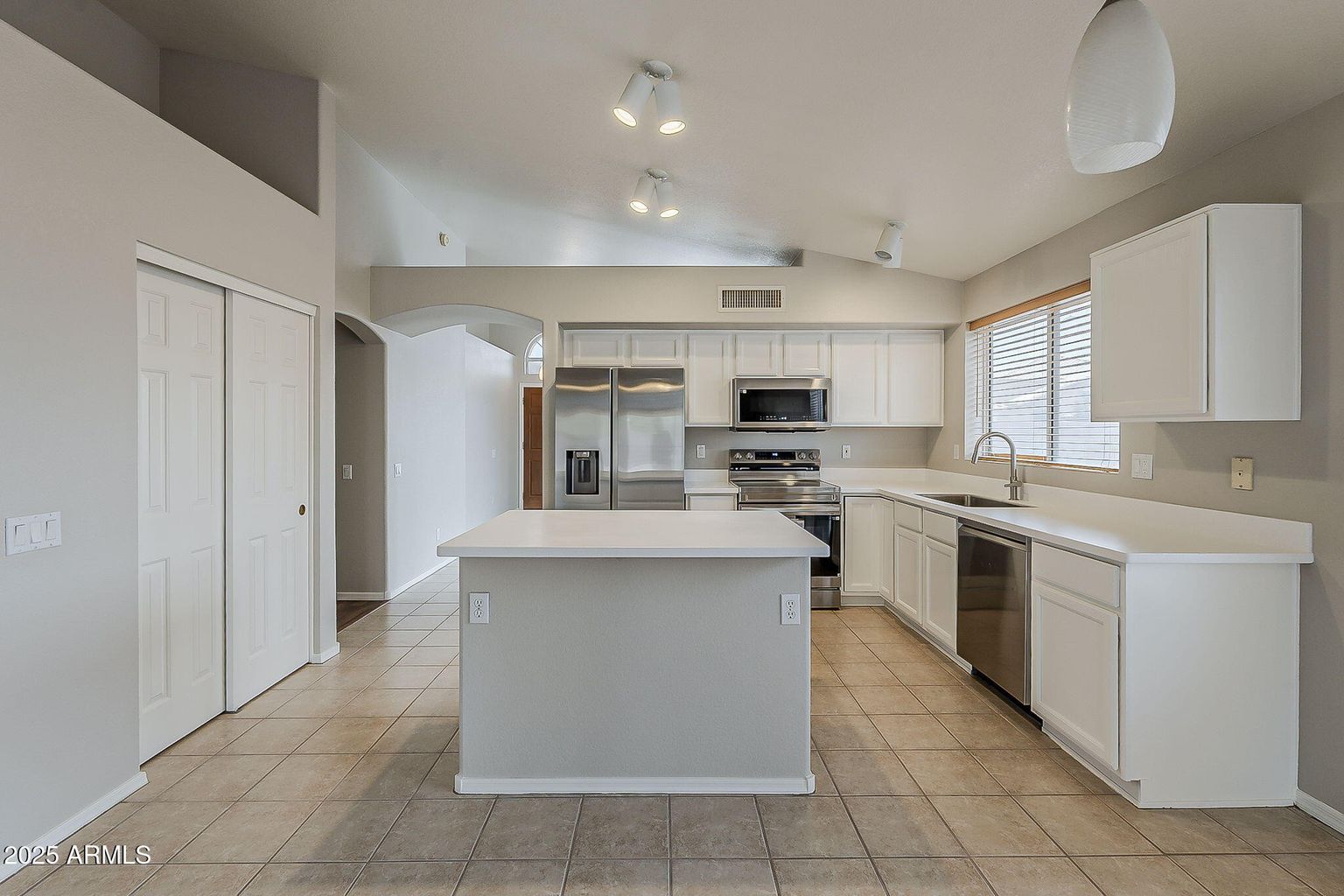 Phoenix, Arizona, 85044, United States, 3 Bedrooms Bedrooms, ,2 BathroomsBathrooms,Residential,For Sale,1938083