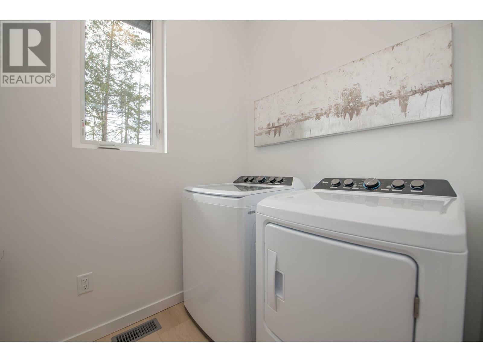 VERNON, British Columbia, V1H 1E2, CA, 3 Bedrooms Bedrooms, ,2 BathroomsBathrooms,Residential,For Sale,1836741