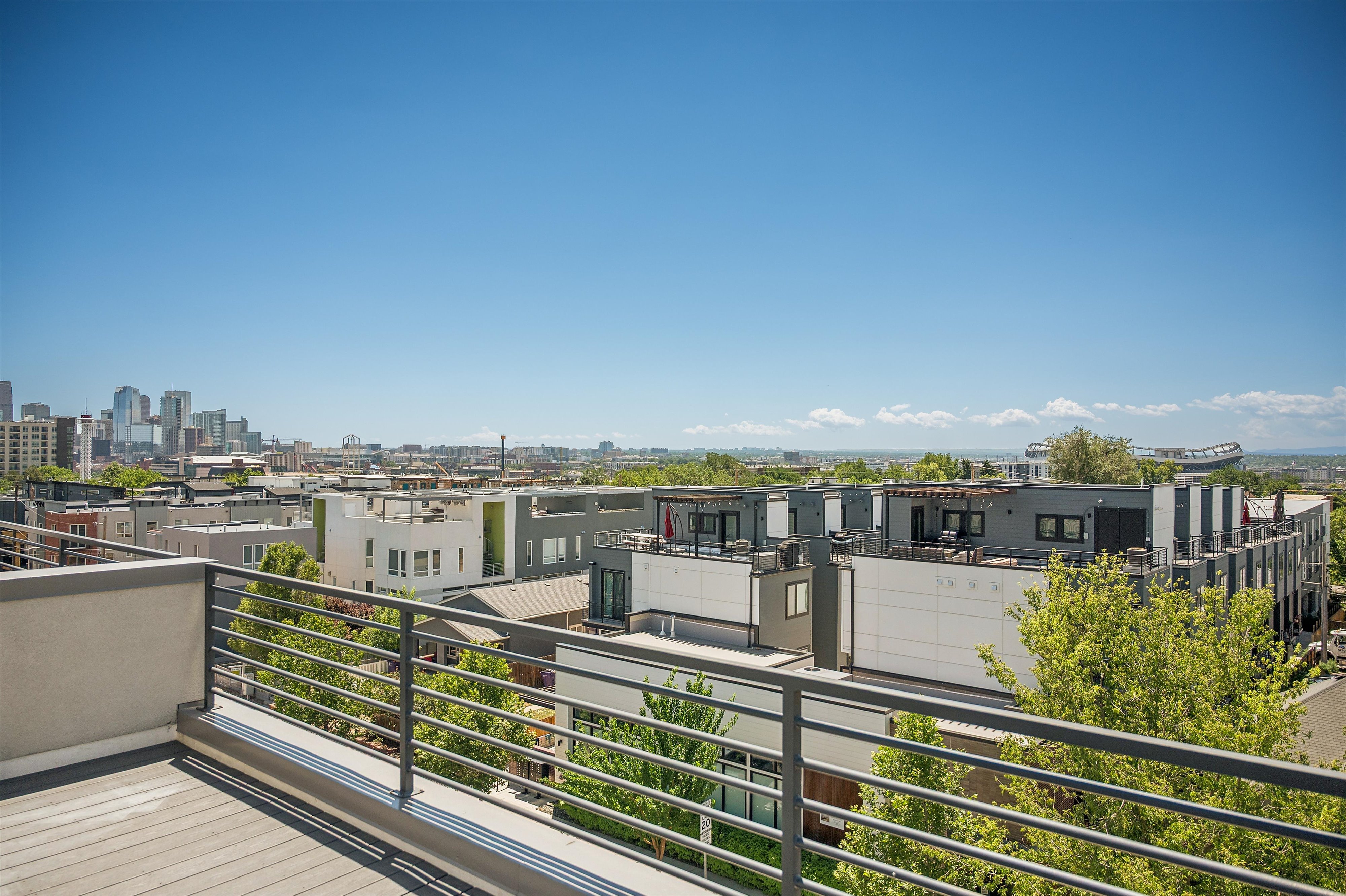  Condo Perched Above Jefferson Park with Rooftop Deck - 物件實景
