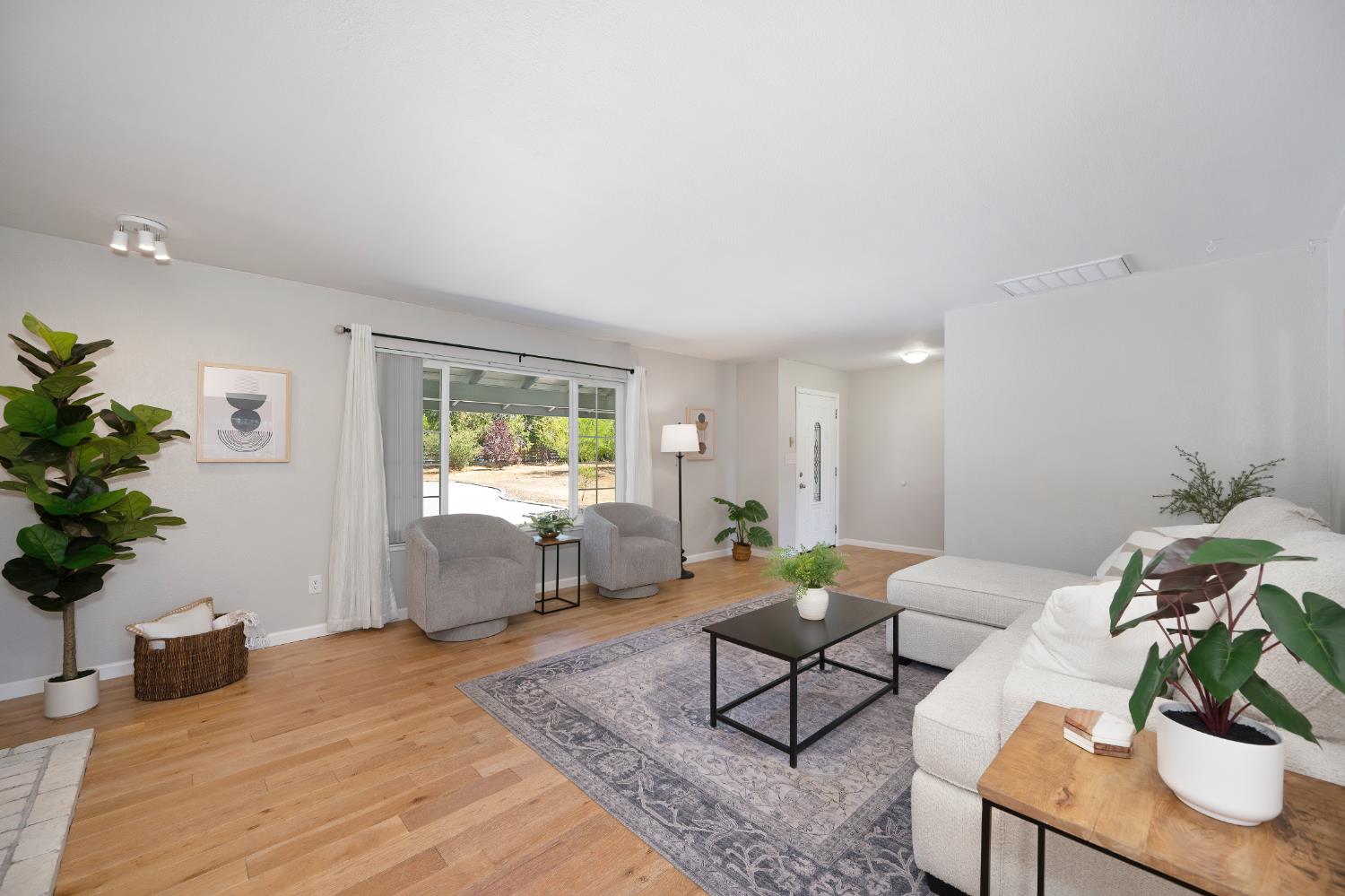 Orangevale, California, 95662, United States, 3 Bedrooms Bedrooms, ,2 BathroomsBathrooms,Residential,For Sale,1926180