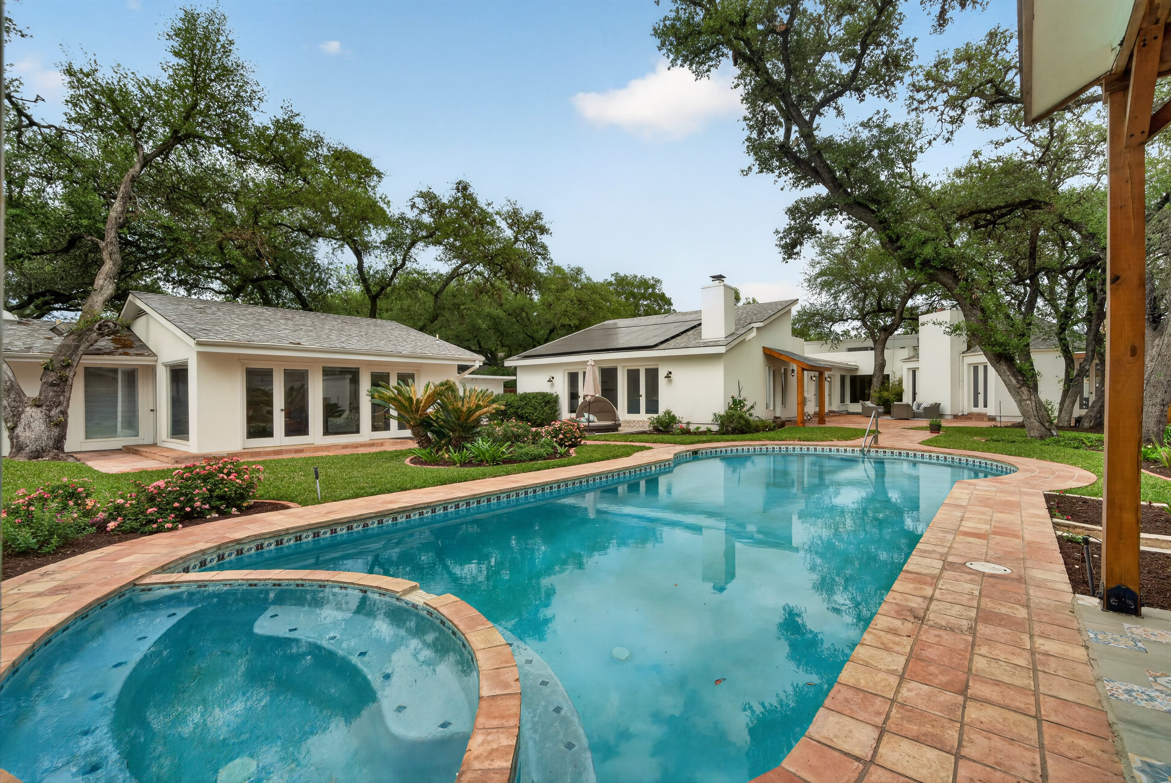  Experience Rare Privacy and Resort Style Living in Alamo Heights - 物件實景