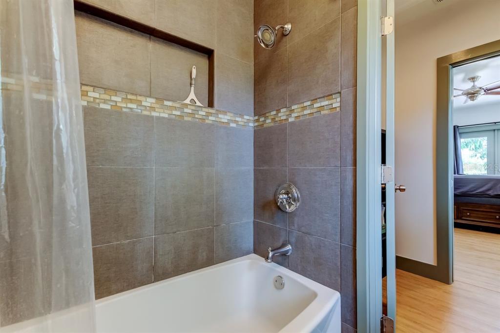 St Petersburg, Florida, 33701, United States, 3 Bedrooms Bedrooms, ,4 BathroomsBathrooms,Residential,For Sale,1895671