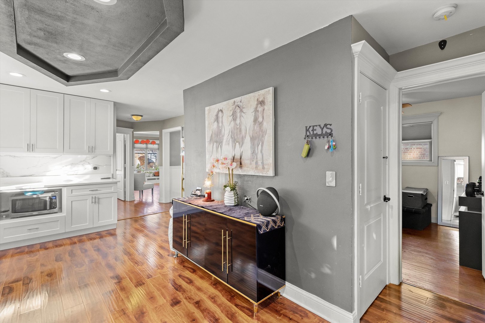 Niles, Illinois, 60714, United States, 3 Bedrooms Bedrooms, ,2 BathroomsBathrooms,Residential,For Sale,2000333