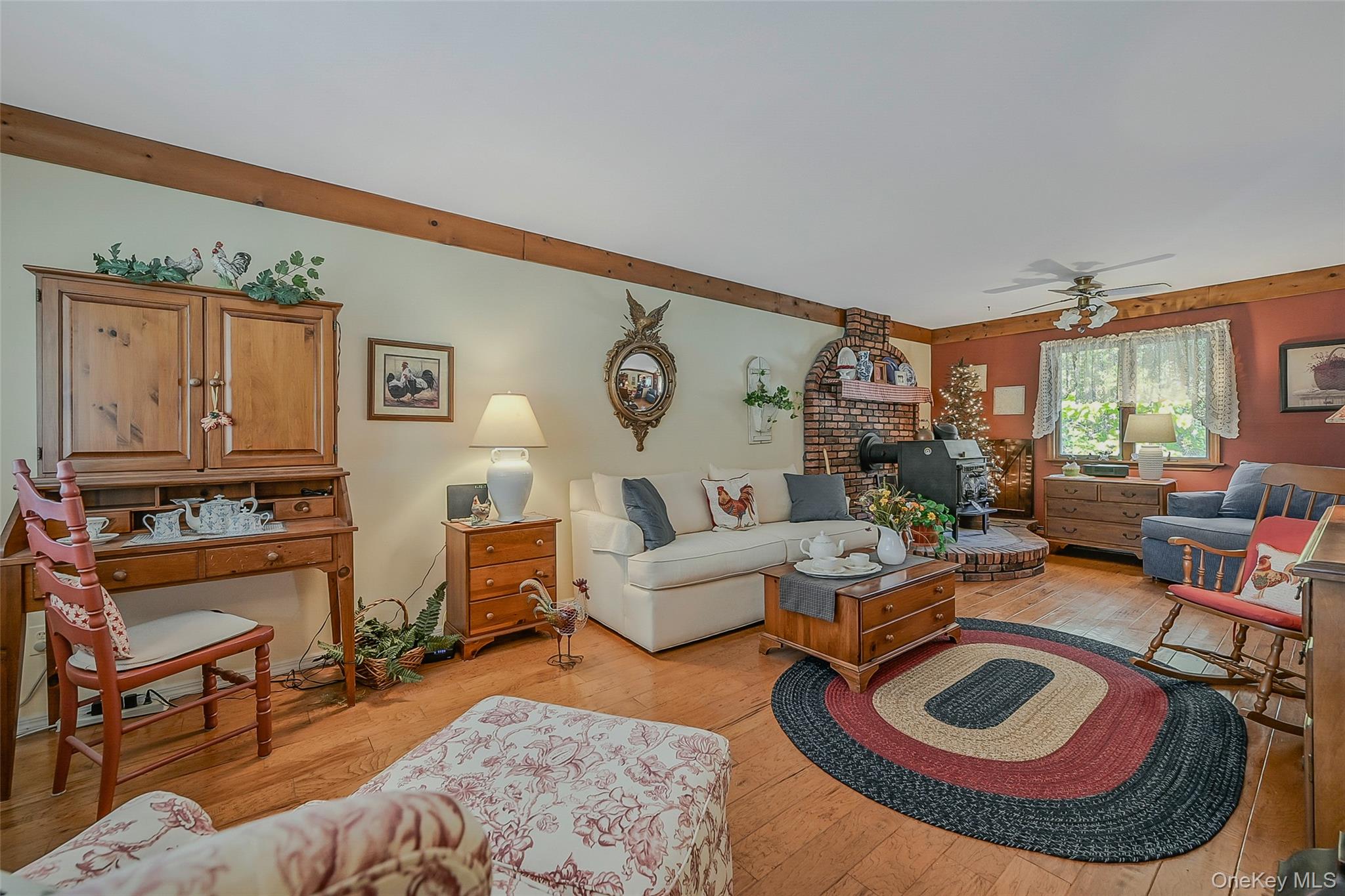 Selden, New York, 11784, United States, 3 Bedrooms Bedrooms, ,2 BathroomsBathrooms,Residential,For Sale,1988093