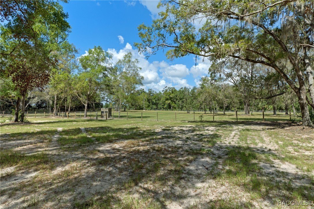 Crystal River, Florida, 34428, United States, 4 Bedrooms Bedrooms, ,4 BathroomsBathrooms,Residential,For Sale,1983688