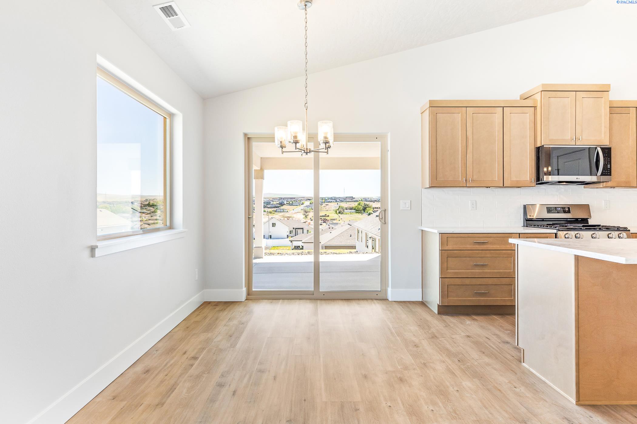 Kennewick, Washington, 99338, United States, 3 Bedrooms Bedrooms, ,1 BathroomBathrooms,Residential,For Sale,1803967