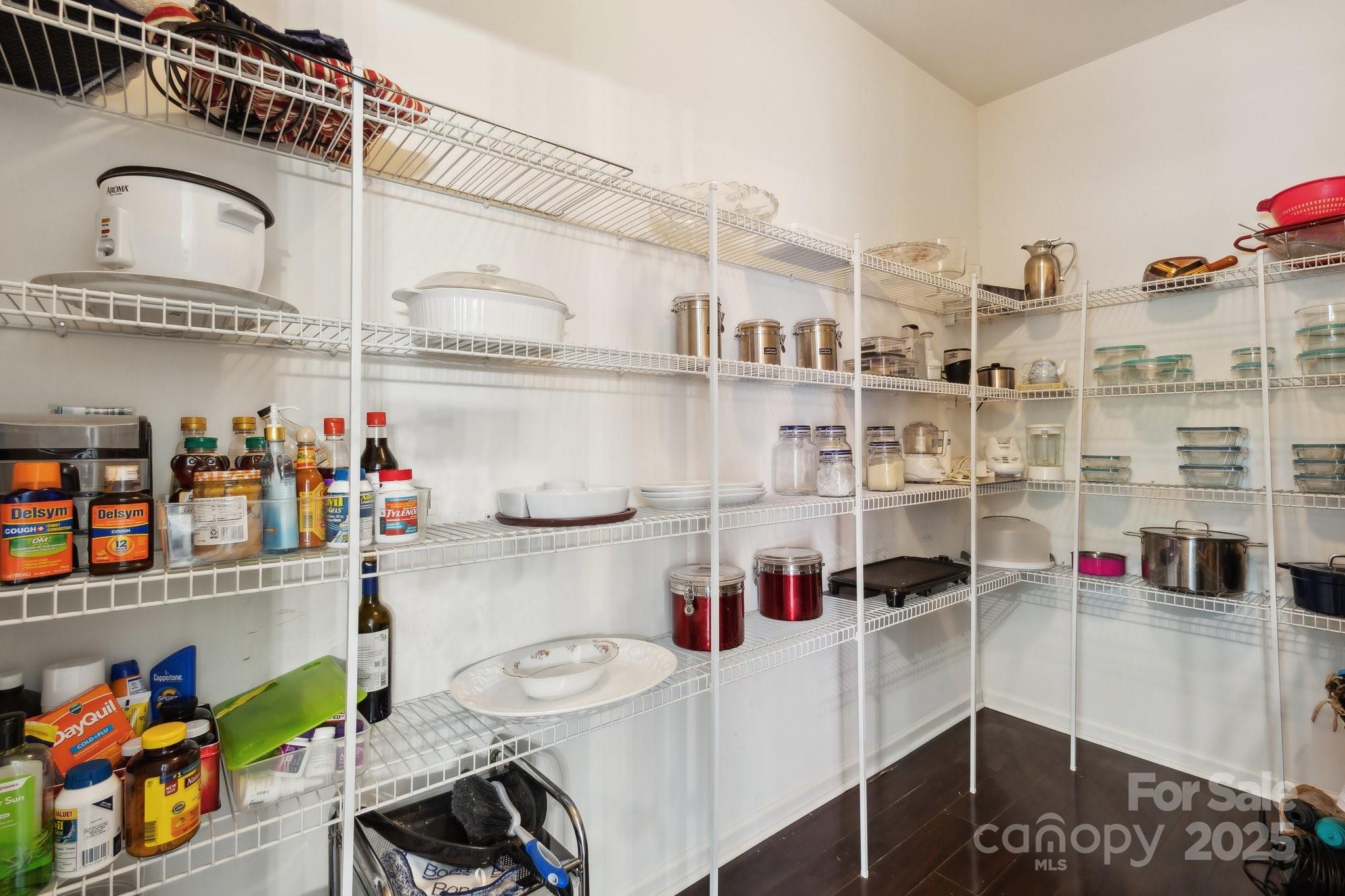 Fort Mill, South Carolina, 29708, United States, 6 Bedrooms Bedrooms, ,3 BathroomsBathrooms,Residential,For Sale,1963992