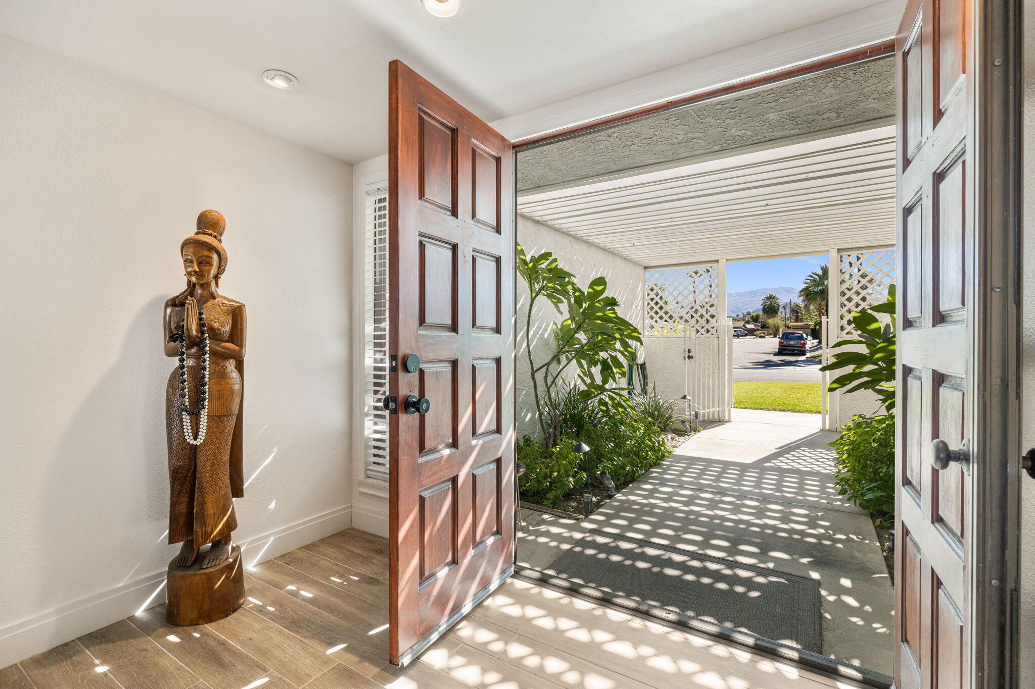 Palm Desert, California, 92260, United States, 3 Bedrooms Bedrooms, ,2 BathroomsBathrooms,Residential,For Sale,1989657