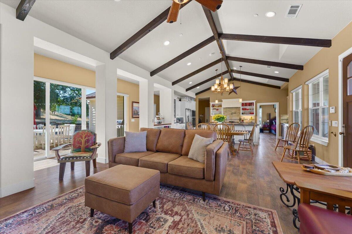 Red Bluff, California, 96080, United States, 3 Bedrooms Bedrooms, ,2 BathroomsBathrooms,Residential,For Sale,1949814