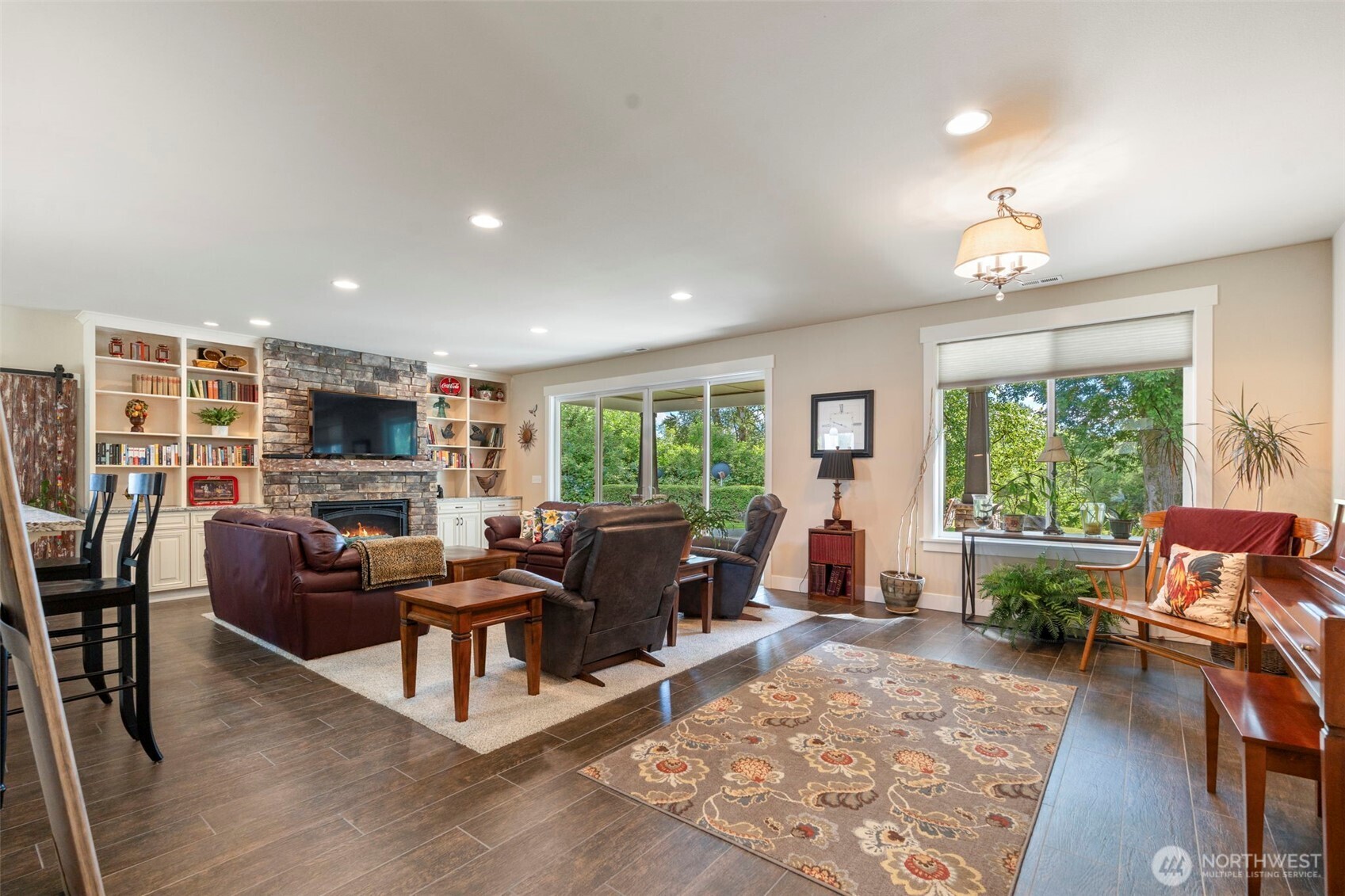 Chehalis, Washington, 98532, United States, 3 Bedrooms Bedrooms, ,3 BathroomsBathrooms,Residential,For Sale,1879305