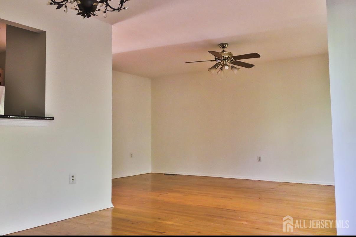 Jamesburg, New Jersey, 08831, United States, 3 Bedrooms Bedrooms, ,3 BathroomsBathrooms,Residential,For Sale,1964008