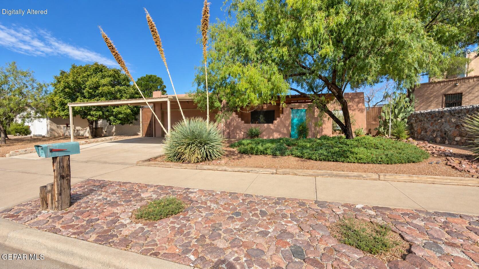 Alvarez Dr, El Paso, TX 79932