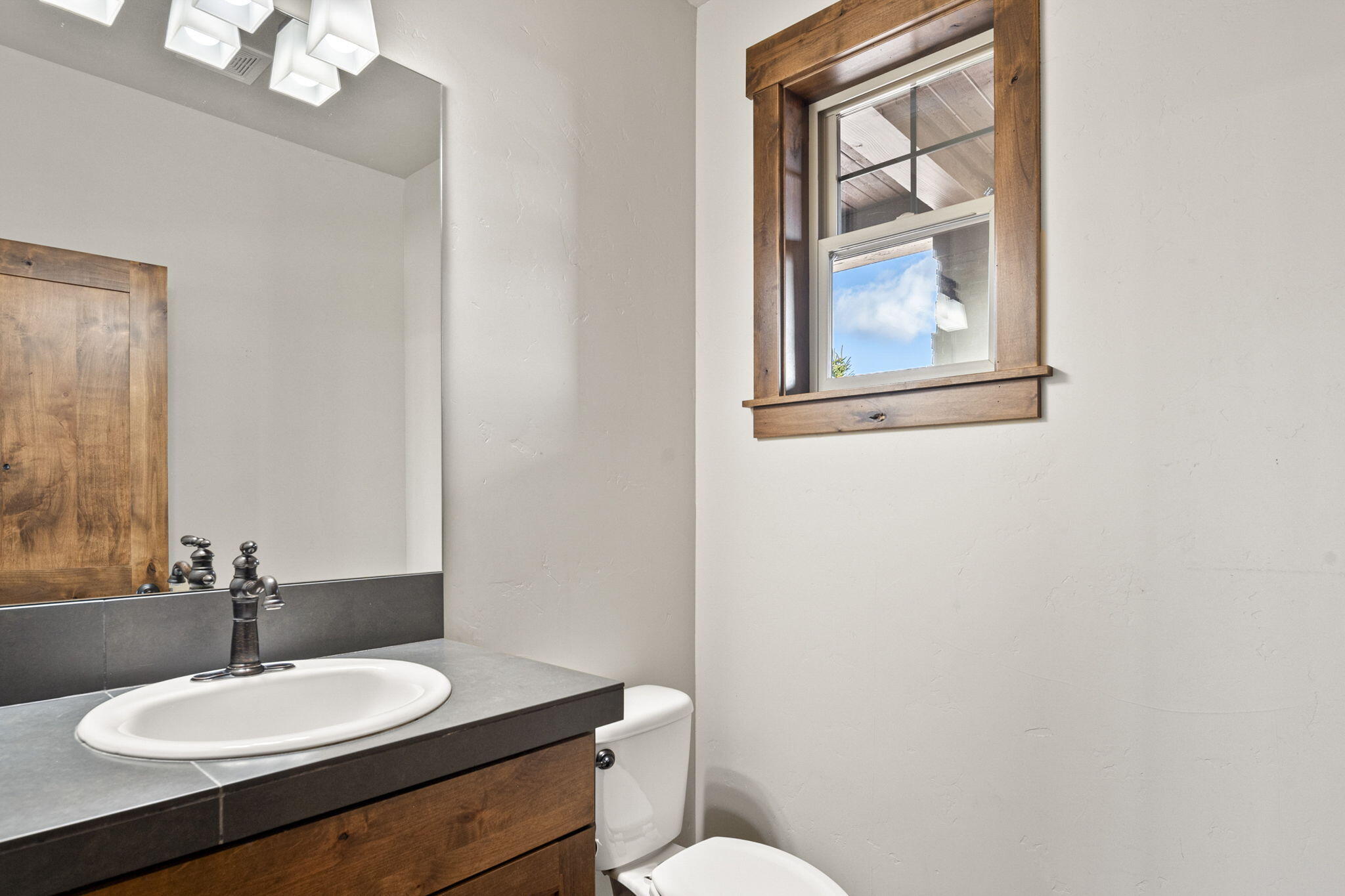 Powell Butte, Oregon, 97753, United States, 4 Bedrooms Bedrooms, ,3 BathroomsBathrooms,Residential,For Sale,1973893