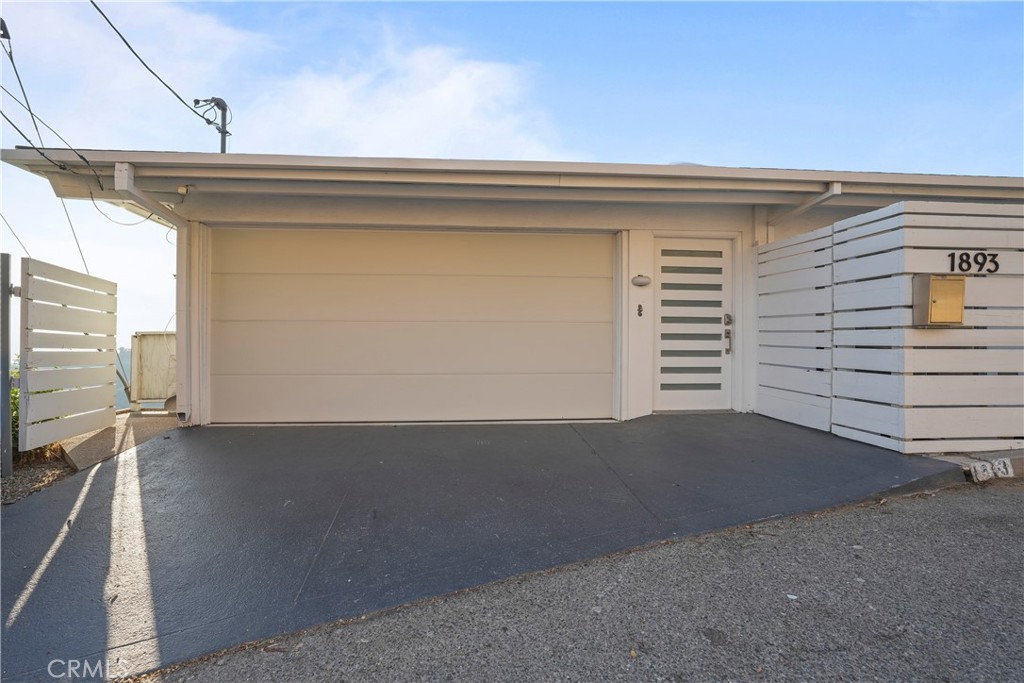 Los Angeles, California, 90069, United States, 3 Bedrooms Bedrooms, ,1 BathroomBathrooms,Residential,For Sale,1897836