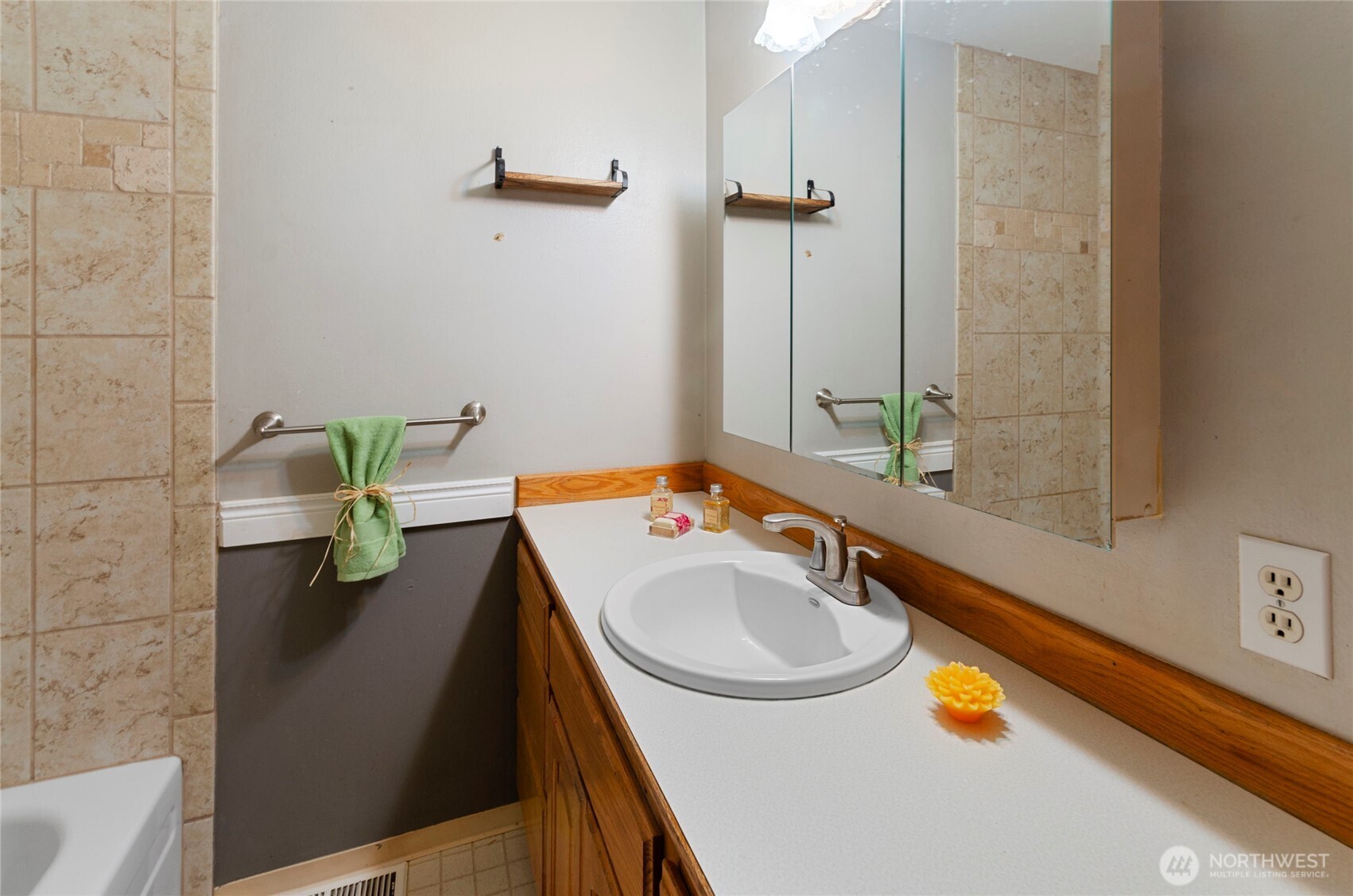 Tacoma, Washington, 98498, United States, 4 Bedrooms Bedrooms, ,3 BathroomsBathrooms,Residential,For Sale,1951496
