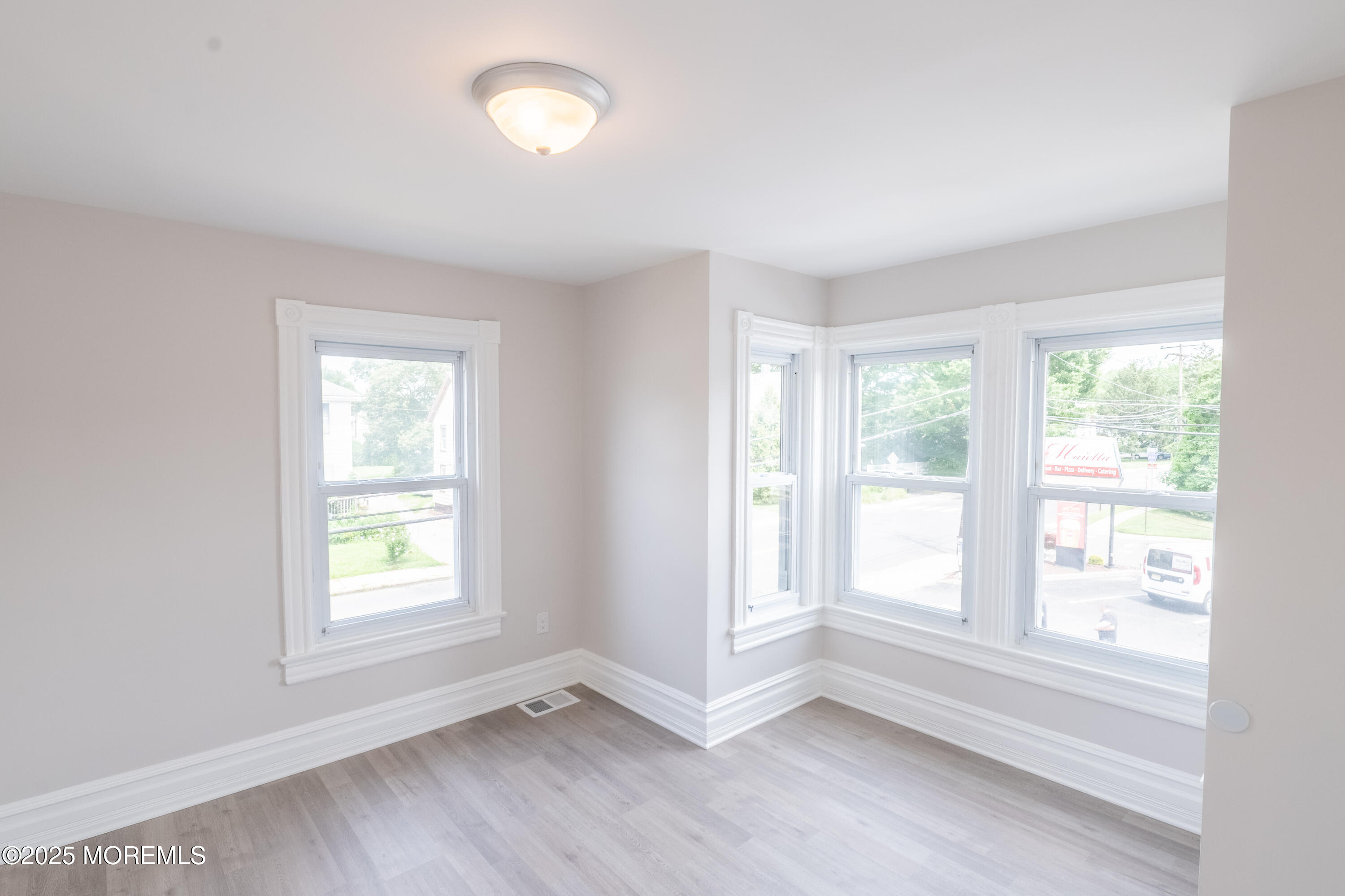 Englishtown, New Jersey, 07726, United States, 6 Bedrooms Bedrooms, ,4 BathroomsBathrooms,Residential,For Sale,1908199