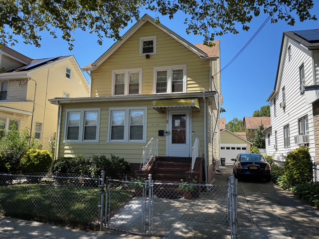222nd St, Cambria Heights, NY 11411