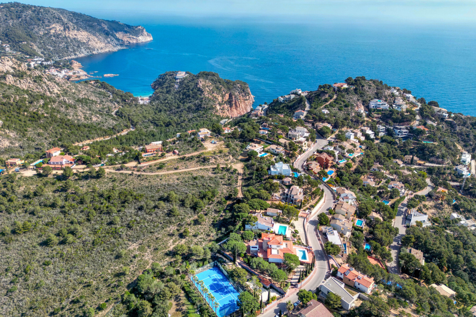  Property with charm and potential with sea and mountain views, Tamariu - 物件實景