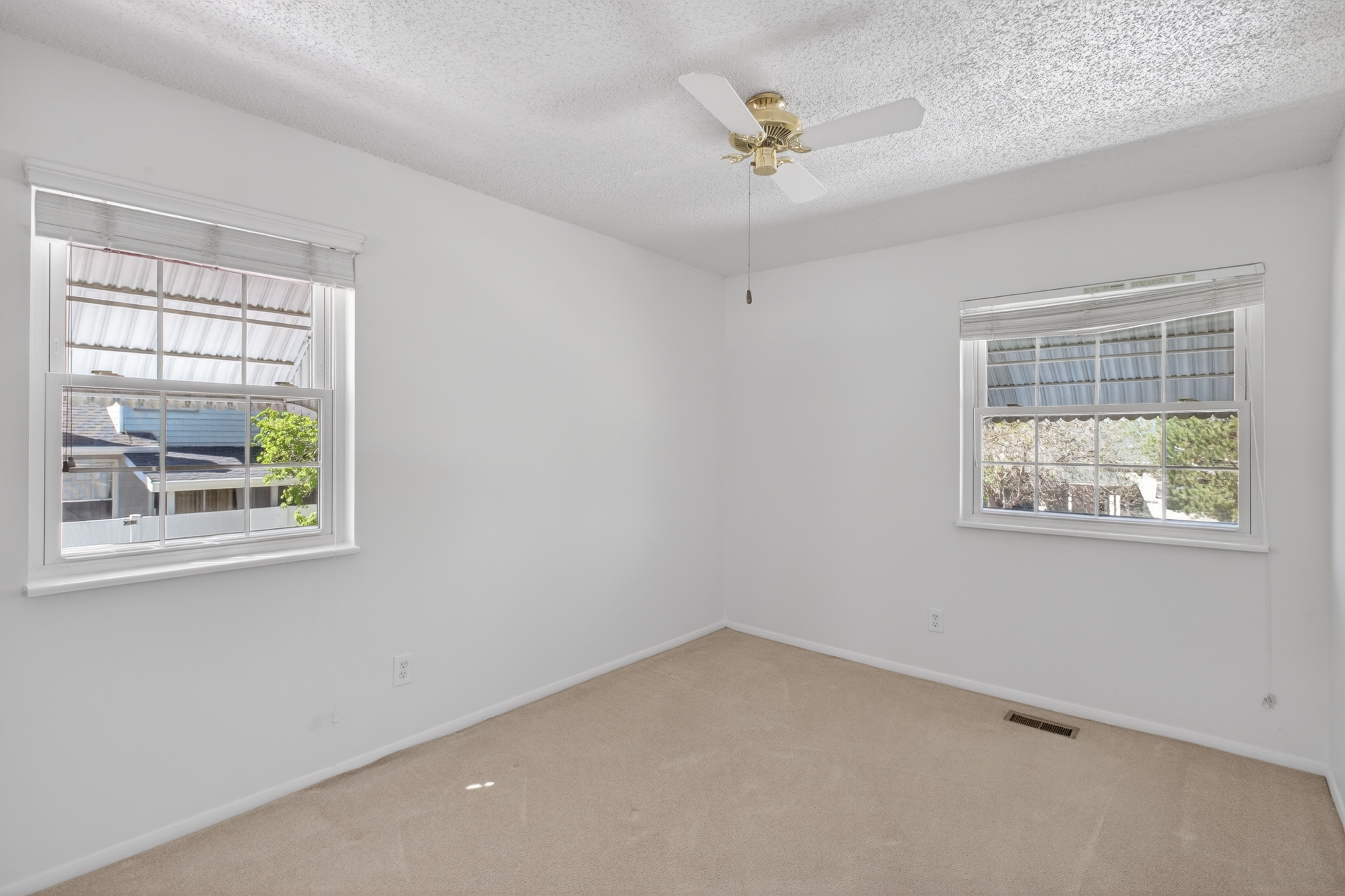  Beautifully maintained end unit in the Fairway 16 community of Heatheridge - 物件實景