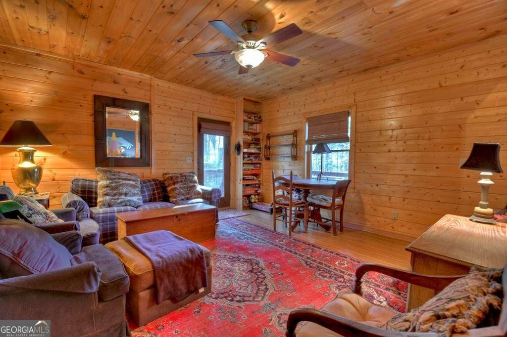 Blue Ridge, Georgia, 30513, United States, 5 Bedrooms Bedrooms, ,3 BathroomsBathrooms,Residential,For Sale,1859014