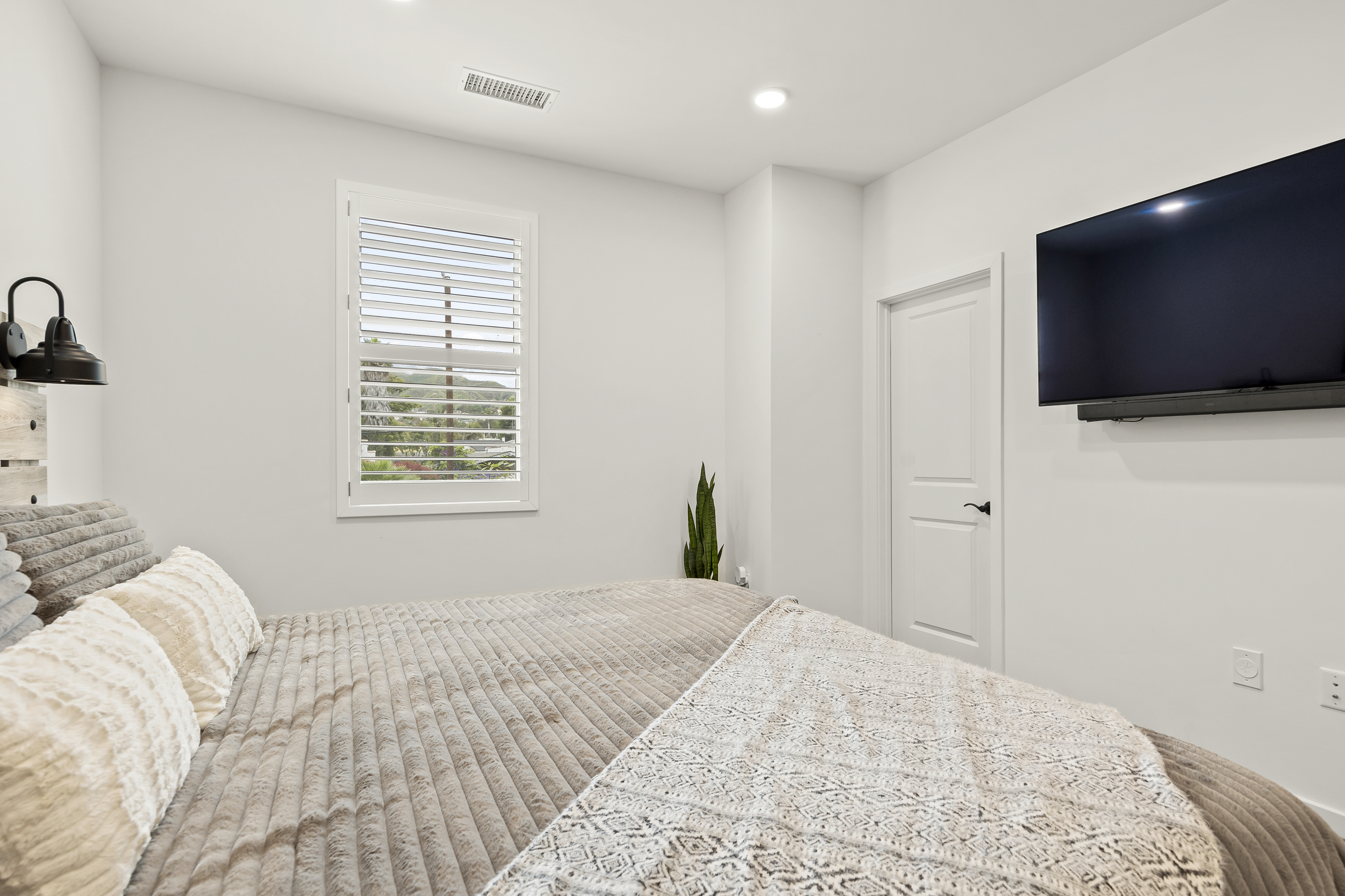  1536 East Thompson Boulevard, Ventura, CA 93001 - 物件實景