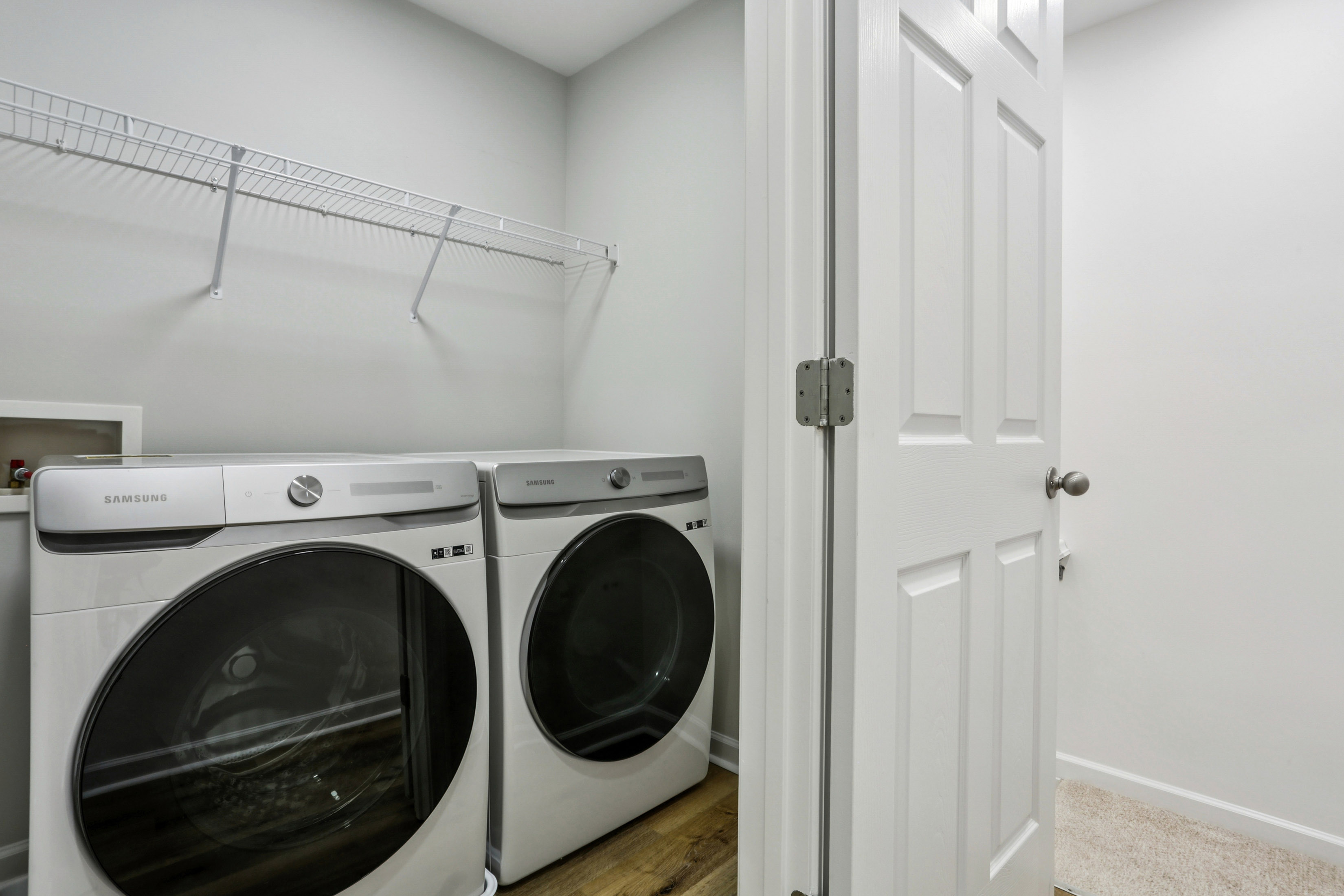  Spacious Three Level Townhome in the Desirable Thorncrest Community - 物件實景