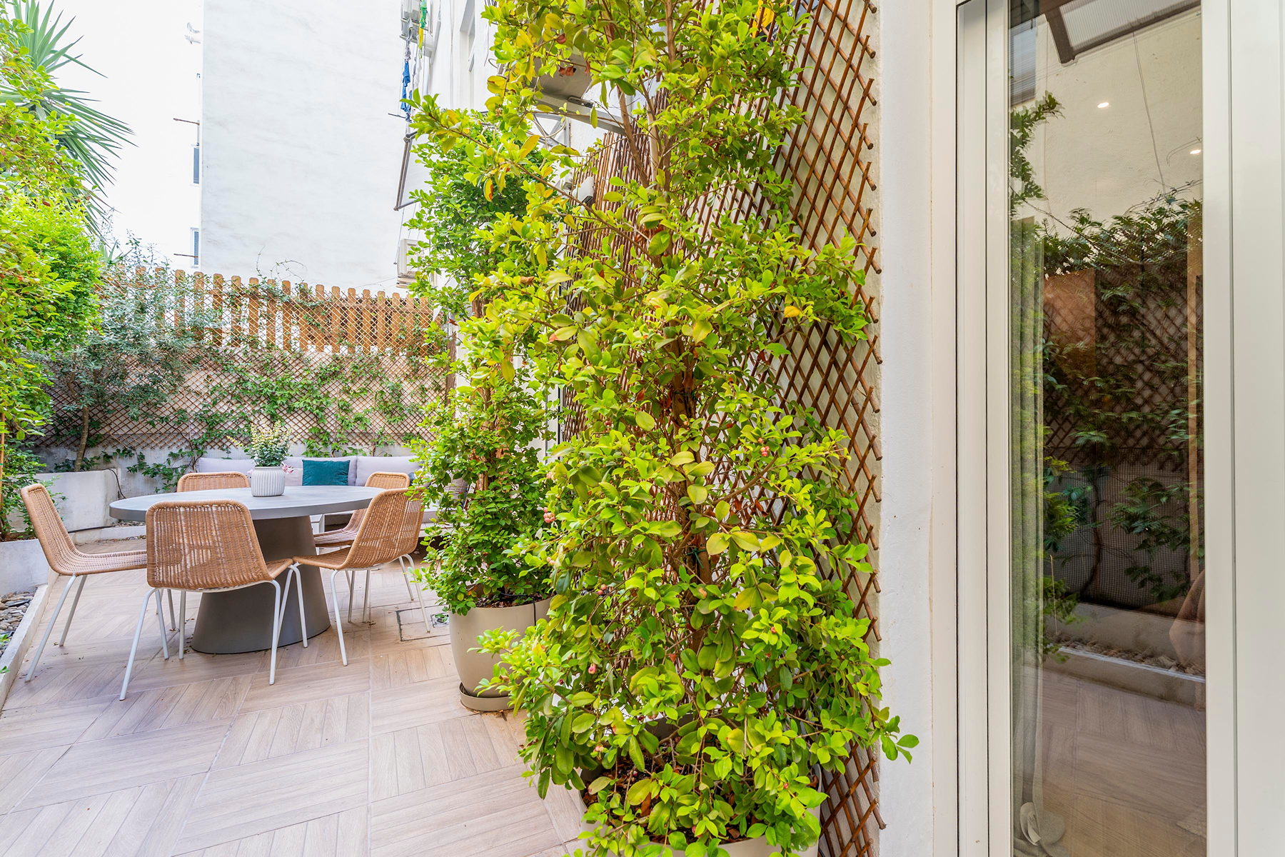  2-Bedroom flat with patio in Alcalde Sainz de Baranda - 物件實景