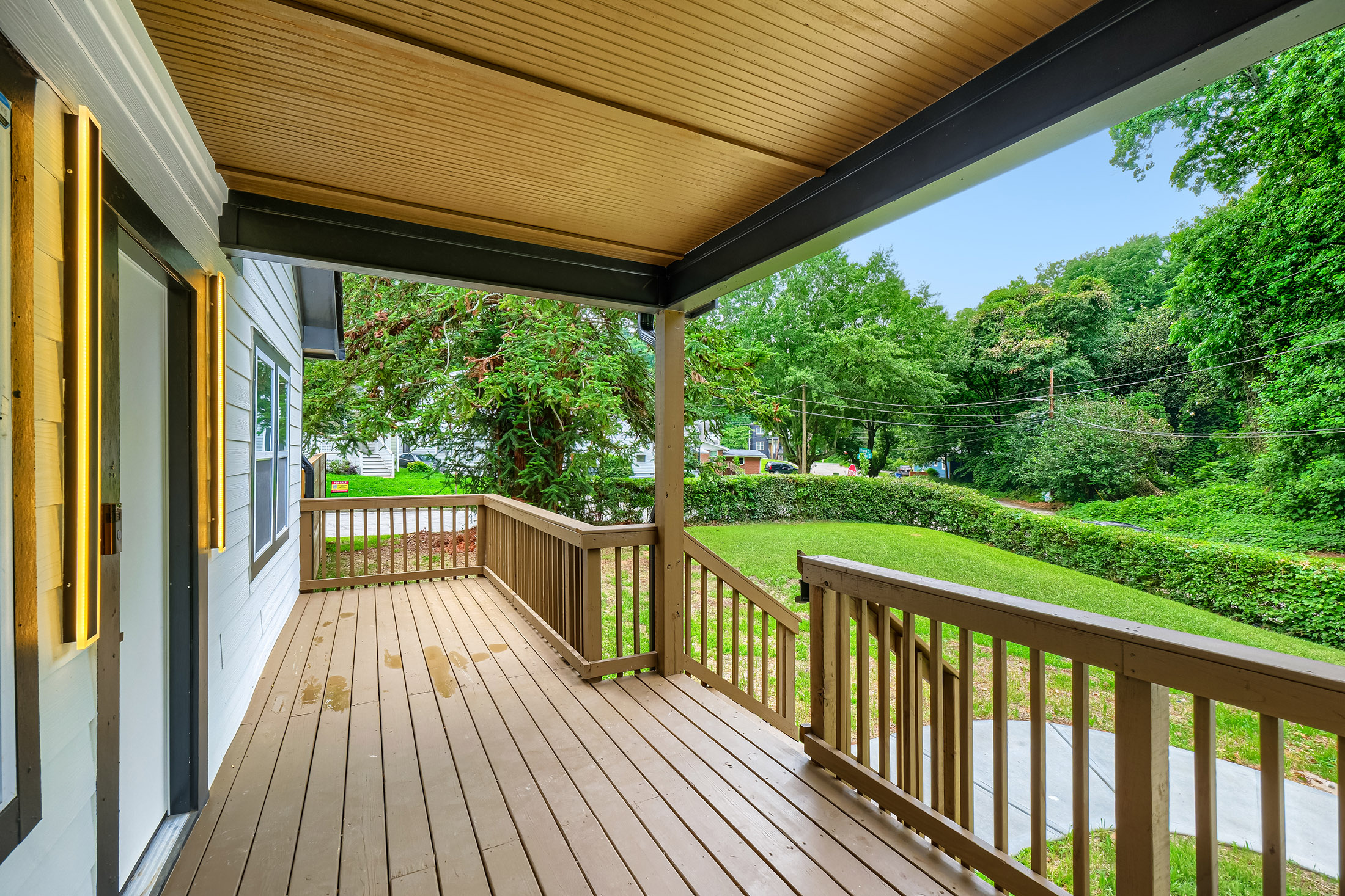  beautifully renovated home where  modern upgrades meet timeless charm - 物件實景