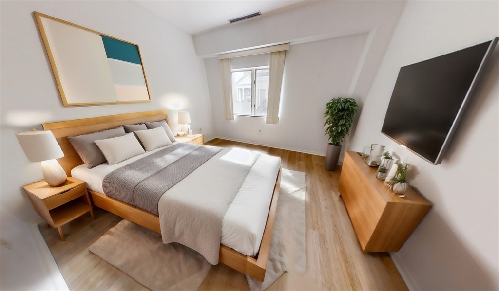 Brookline, Massachusetts, 02446, United States, 2 Bedrooms Bedrooms, ,2 BathroomsBathrooms,Residential,For Sale,1920109