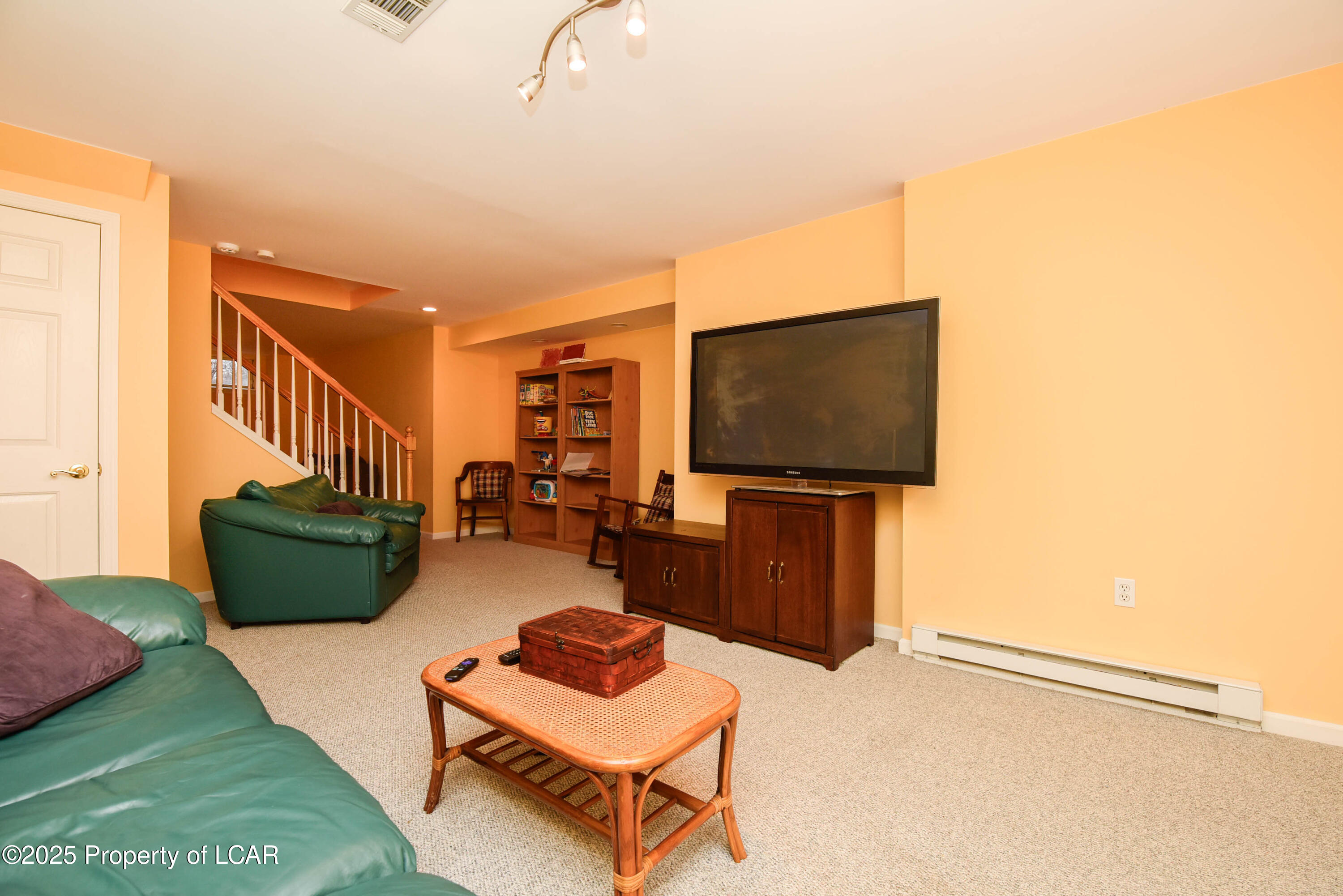 Dallas, Pennsylvania, 18612, United States, 4 Bedrooms Bedrooms, ,3 BathroomsBathrooms,Residential,For Sale,2005553