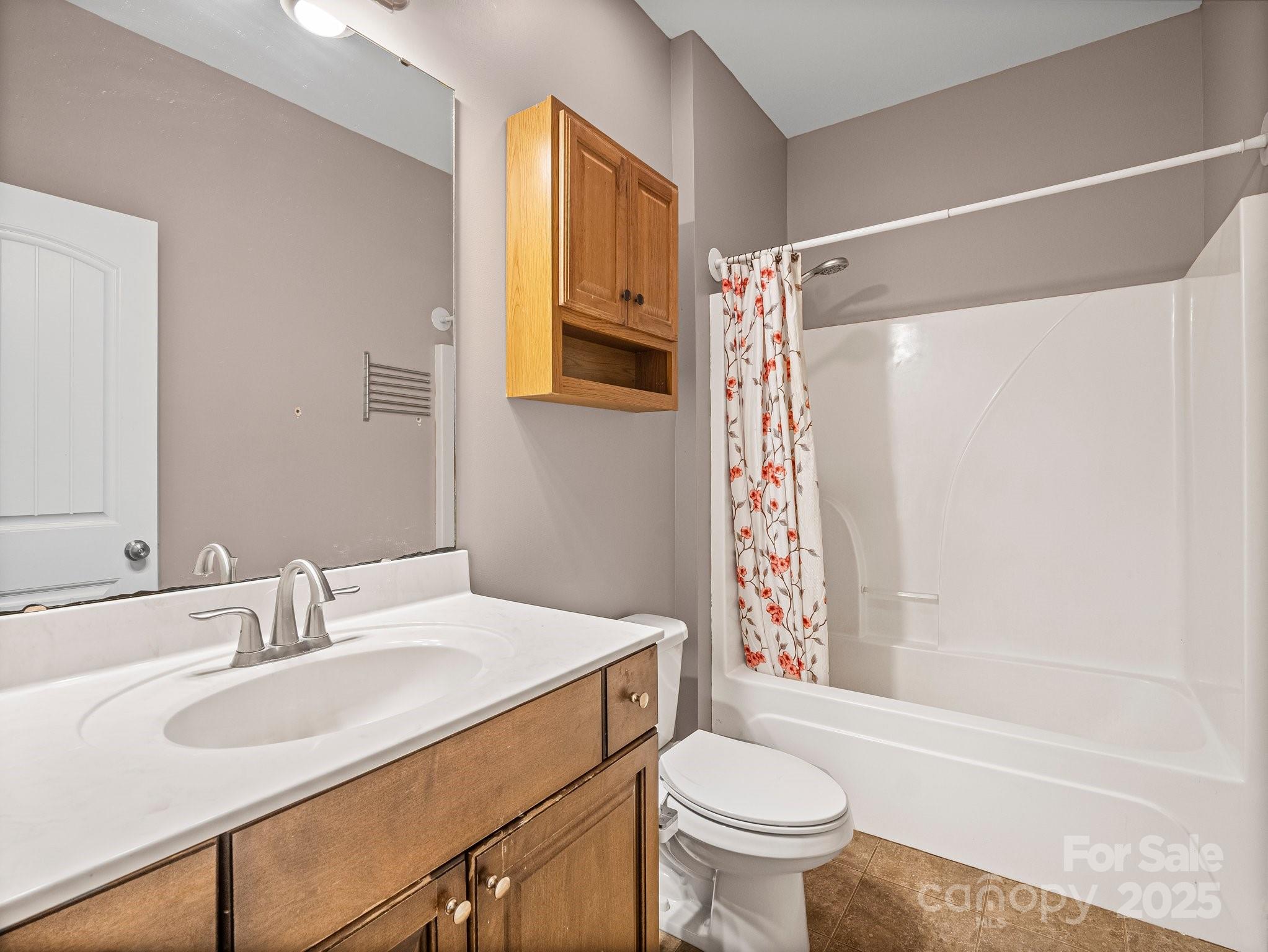 Lincolnton, North Carolina, 28092, United States, 4 Bedrooms Bedrooms, ,4 BathroomsBathrooms,Residential,For Sale,2009107