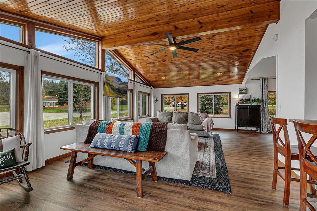 Holdingford, Minnesota, 56340, United States, 5 Bedrooms Bedrooms, ,2 BathroomsBathrooms,Residential,For Sale,1977131