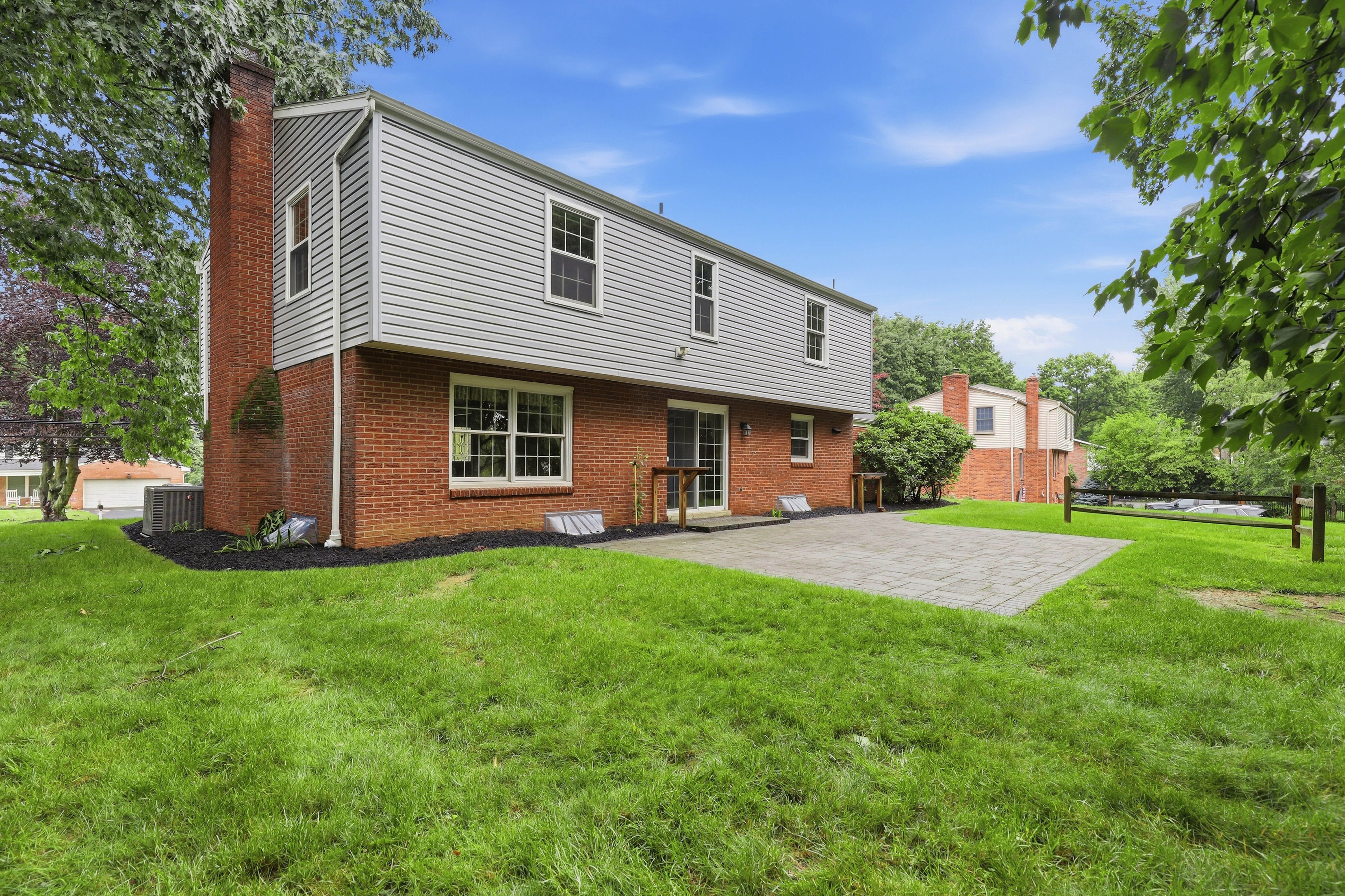  1534 King Charles Drive, Pittsburgh, PA 15237 - 物件實景
