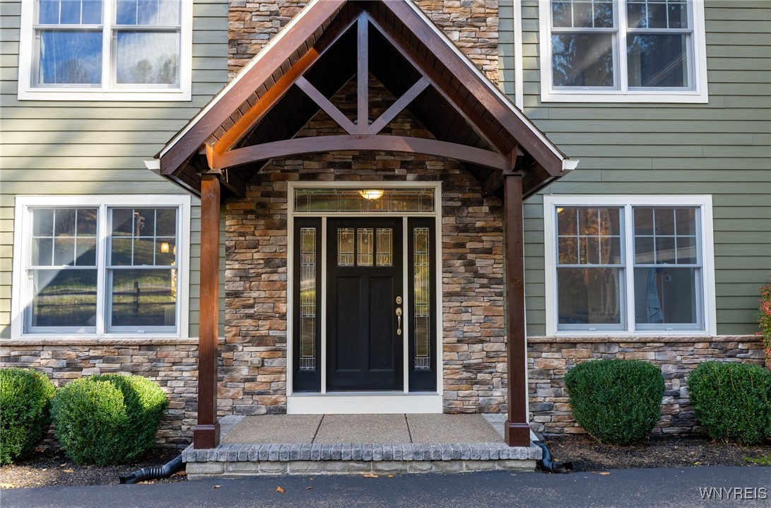 Mansfield, New York, 14731, United States, 4 Bedrooms Bedrooms, ,5 BathroomsBathrooms,Residential,For Sale,1976041