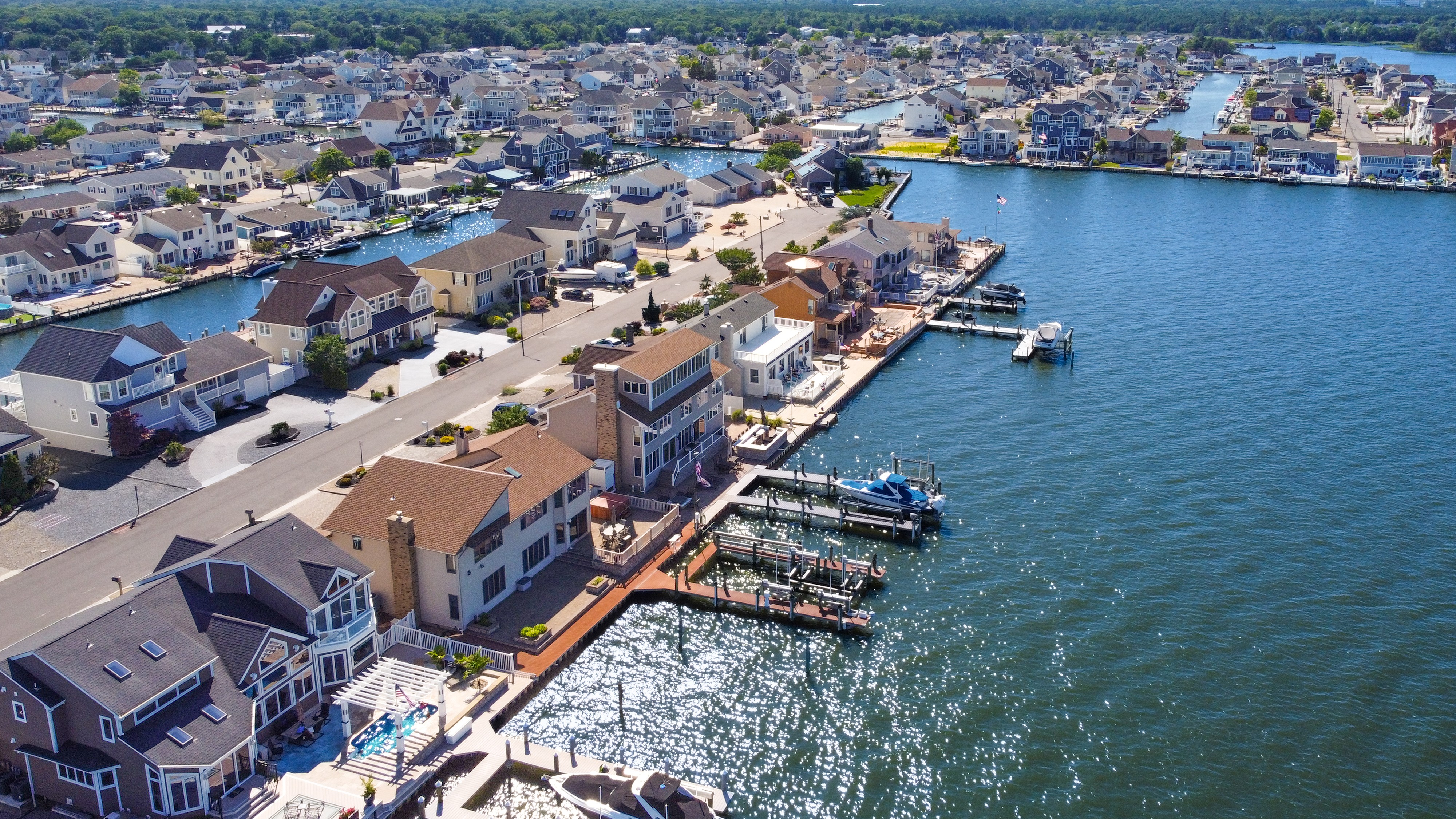  A Rare Bayfront Retreat on Silver Bay - 物件實景