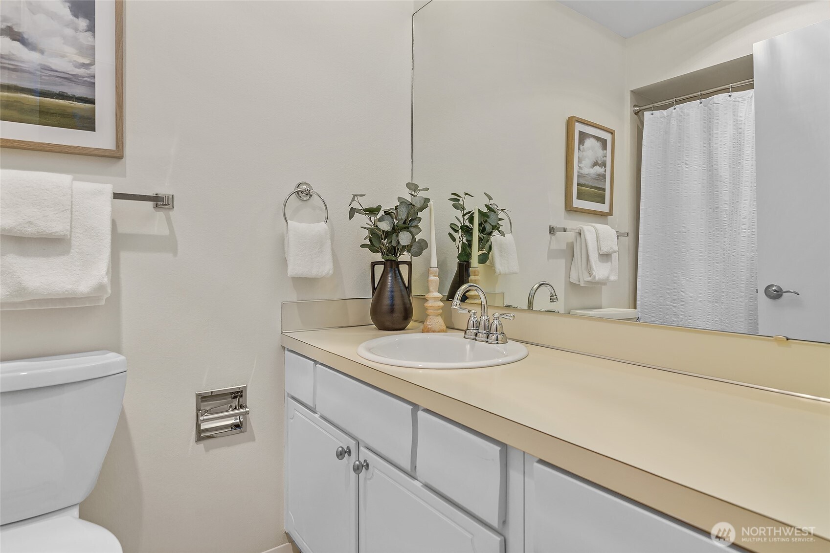 Seattle, Washington, 98199, United States, 2 Bedrooms Bedrooms, ,2 BathroomsBathrooms,Residential,For Sale,1848427