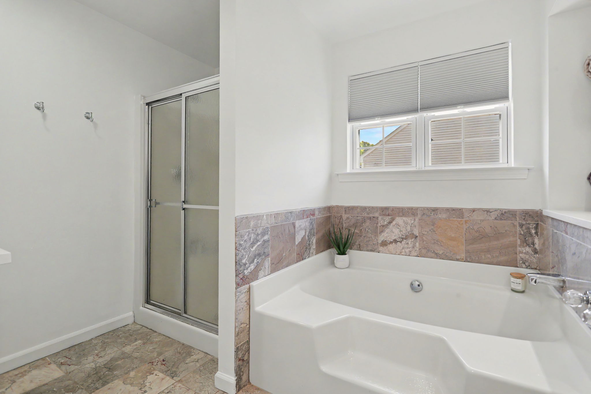  Modernized Milford Colonial with Private Pool Oasis - 物件實景