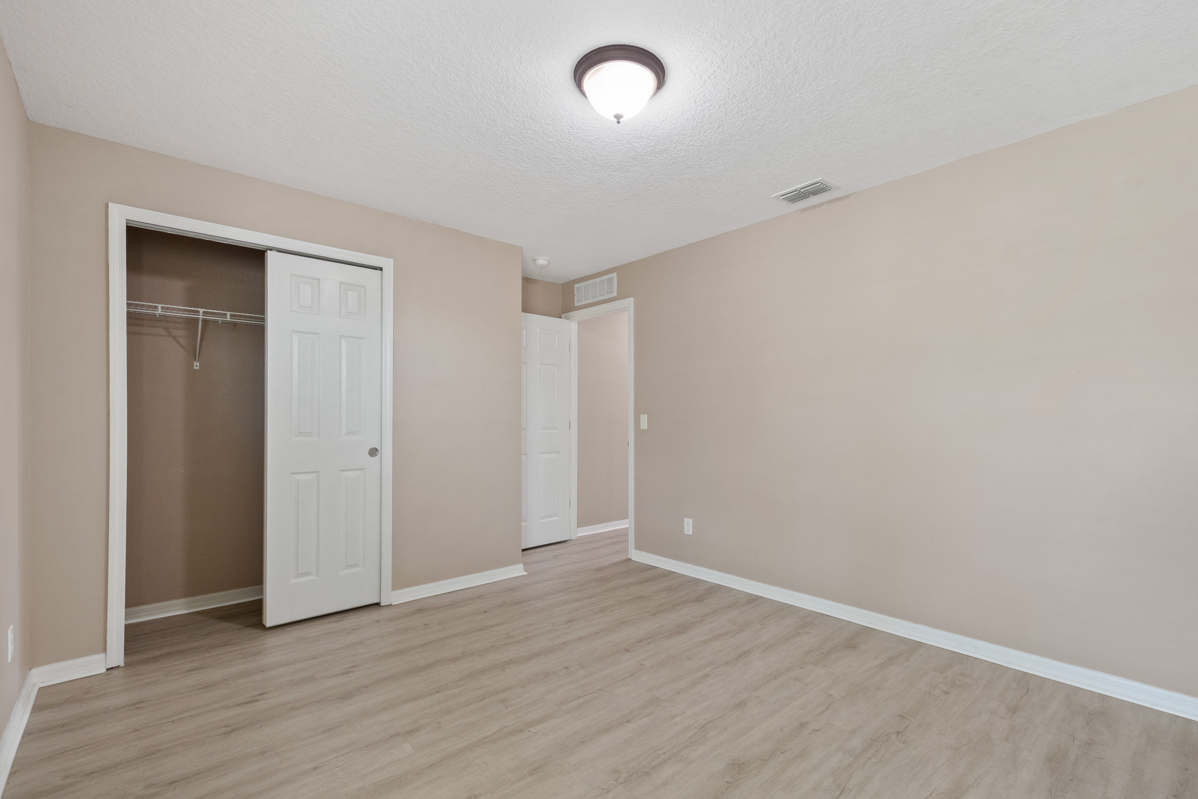 Winter Garden, Florida, 34787, United States, 5 Bedrooms Bedrooms, ,3 BathroomsBathrooms,Residential,For Sale,1935885