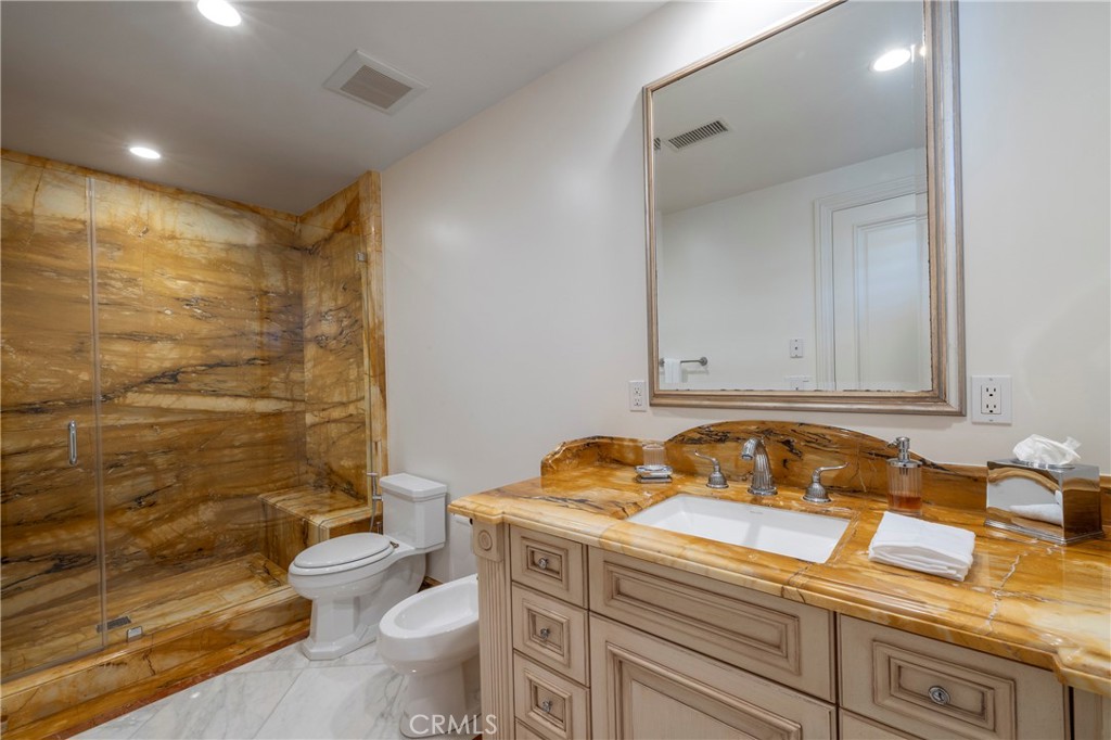Newport Beach, California, 92661, United States, 7 Bedrooms Bedrooms, ,9 BathroomsBathrooms,Residential,For Sale,1770248