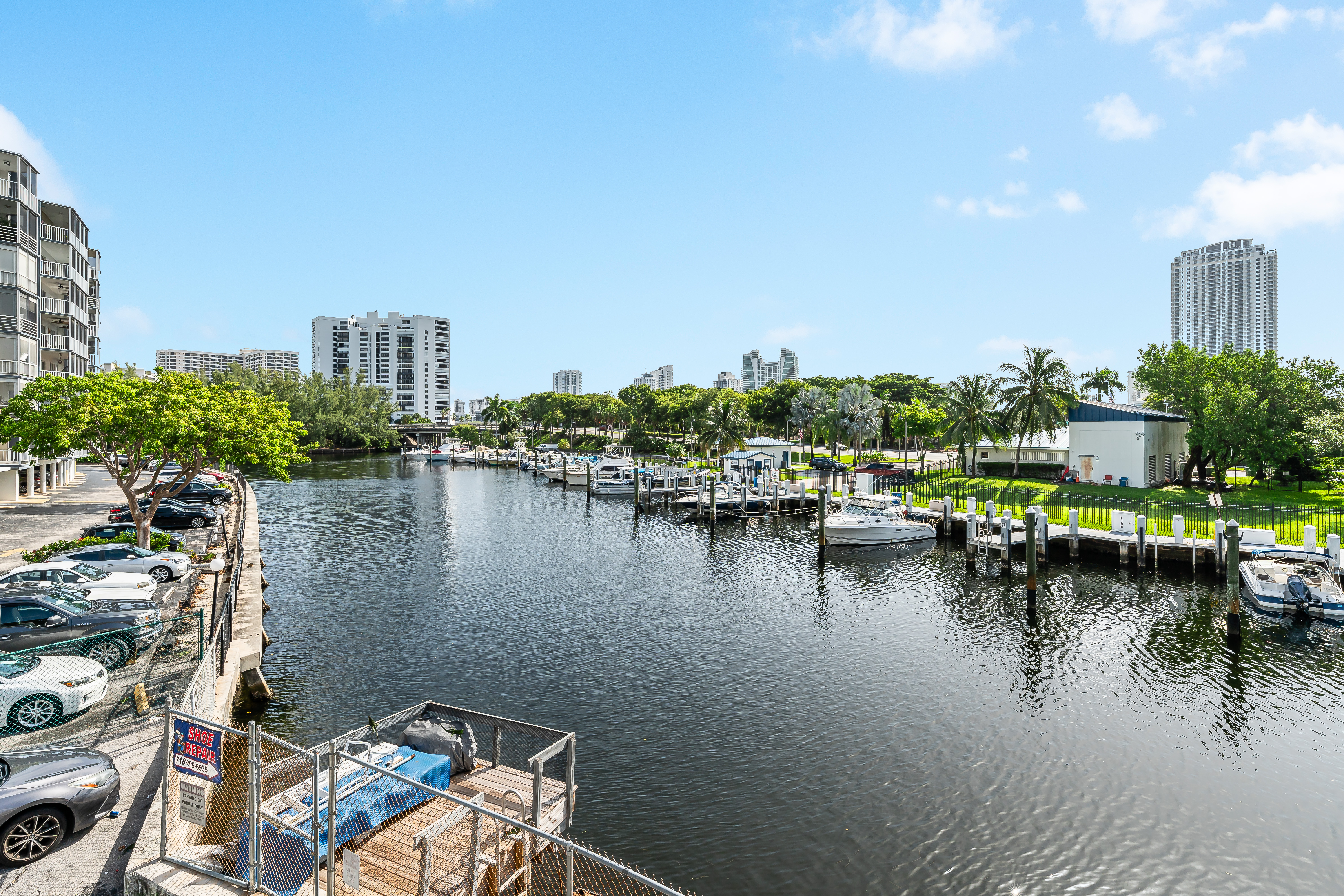  26 Diplomat Pkwy, Hallandale Beach, FL, 33009 - 物件實景