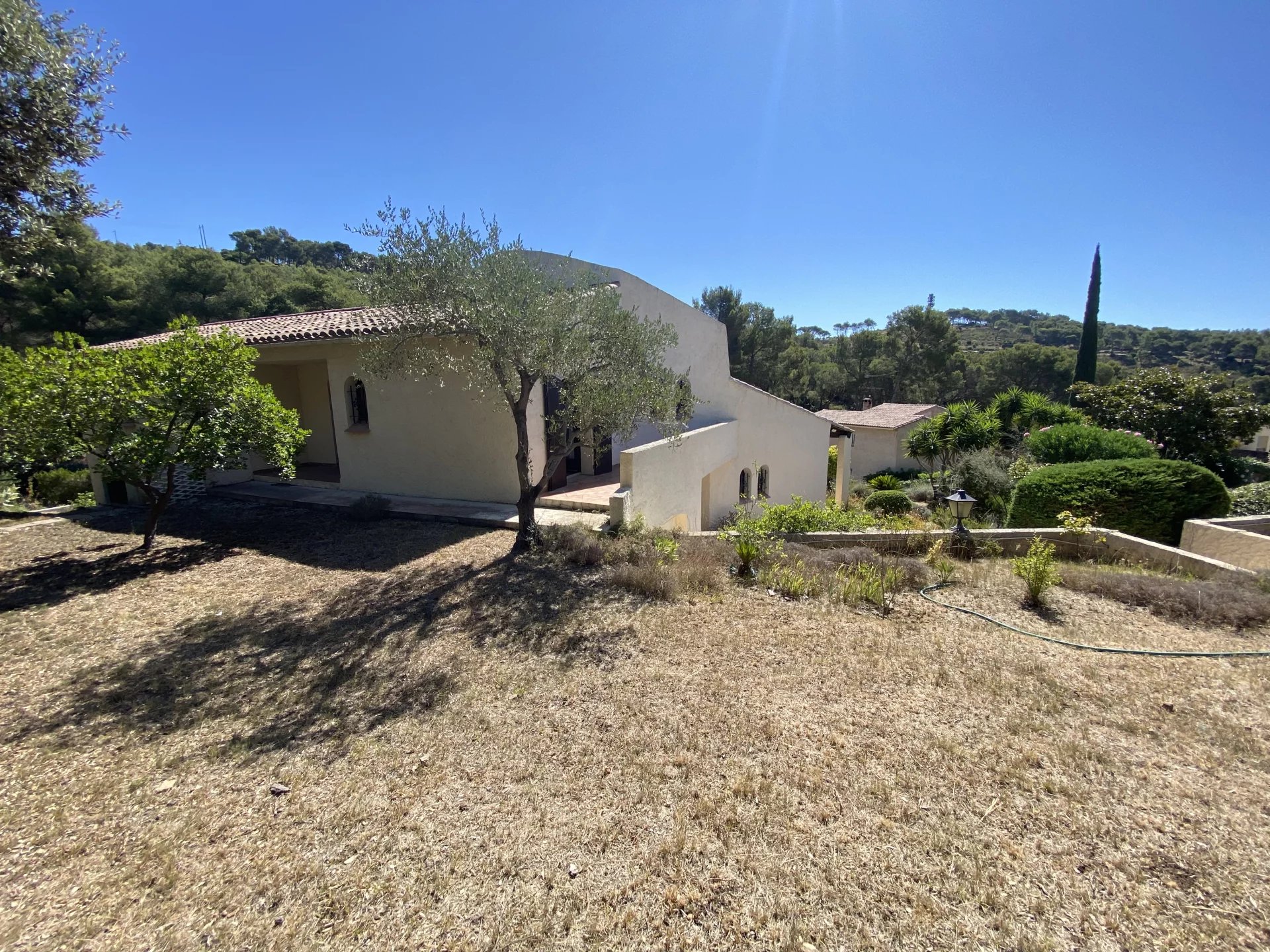 Saint-Mandrier-sur-Mer, Provence-Alpes-Côte d’Azur, 83430, FR, 4 Bedrooms Bedrooms, ,6 BathroomsBathrooms,Residential,For Sale,1673174