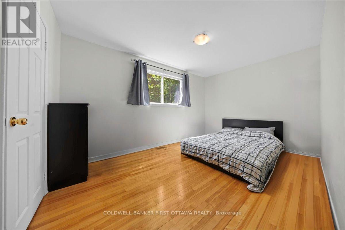 Ottawa, Ontario, K2B 6B9, CA, 7 Bedrooms Bedrooms, ,3 BathroomsBathrooms,Residential,For Sale,1903651